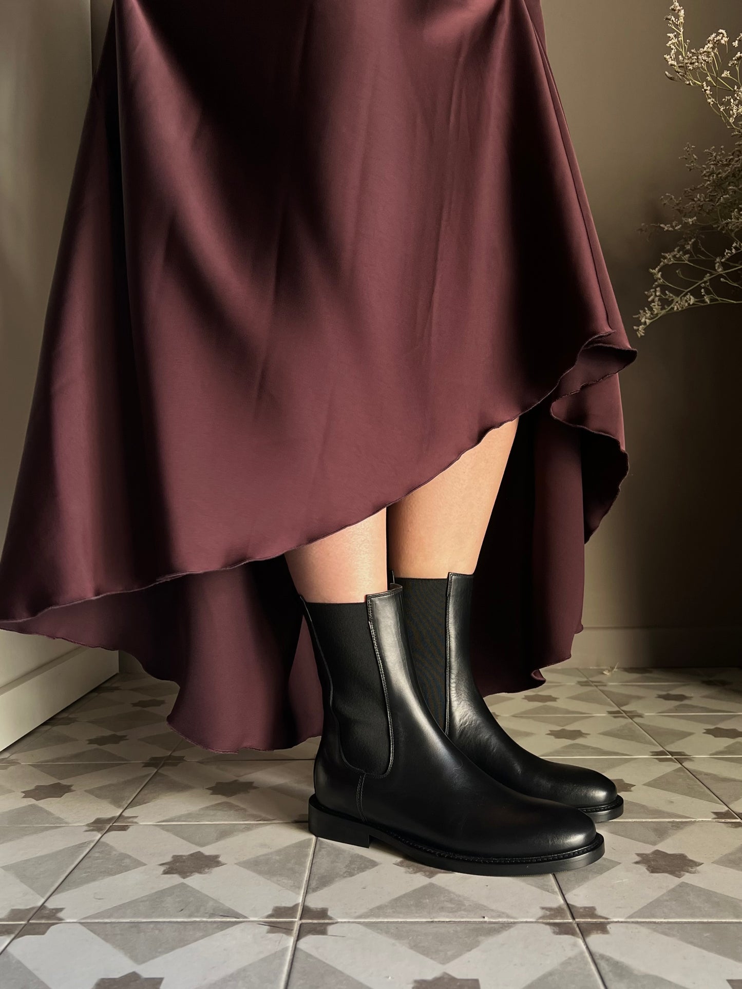 Stivaletto in pelle con elastici laterali