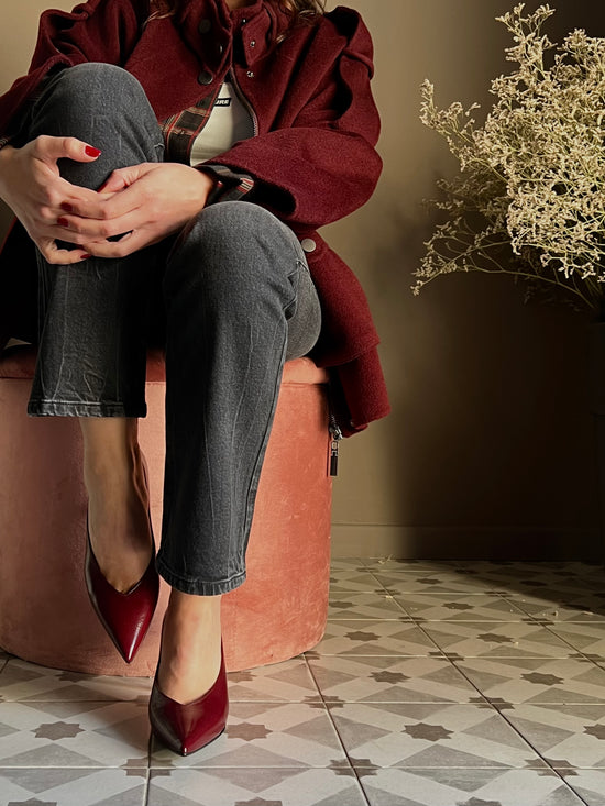 Decolletè in pelle scollo a V bordeaux