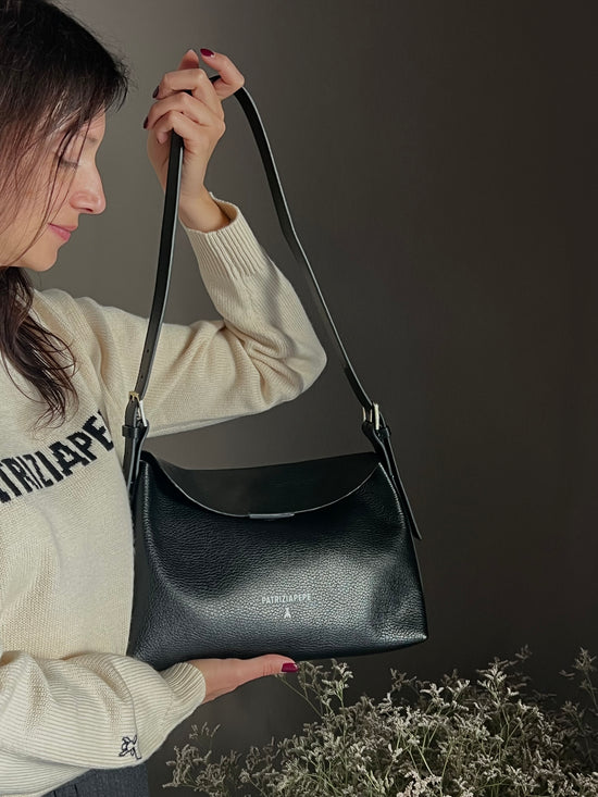 Borsa a tracolla Never Complete in pelle nera