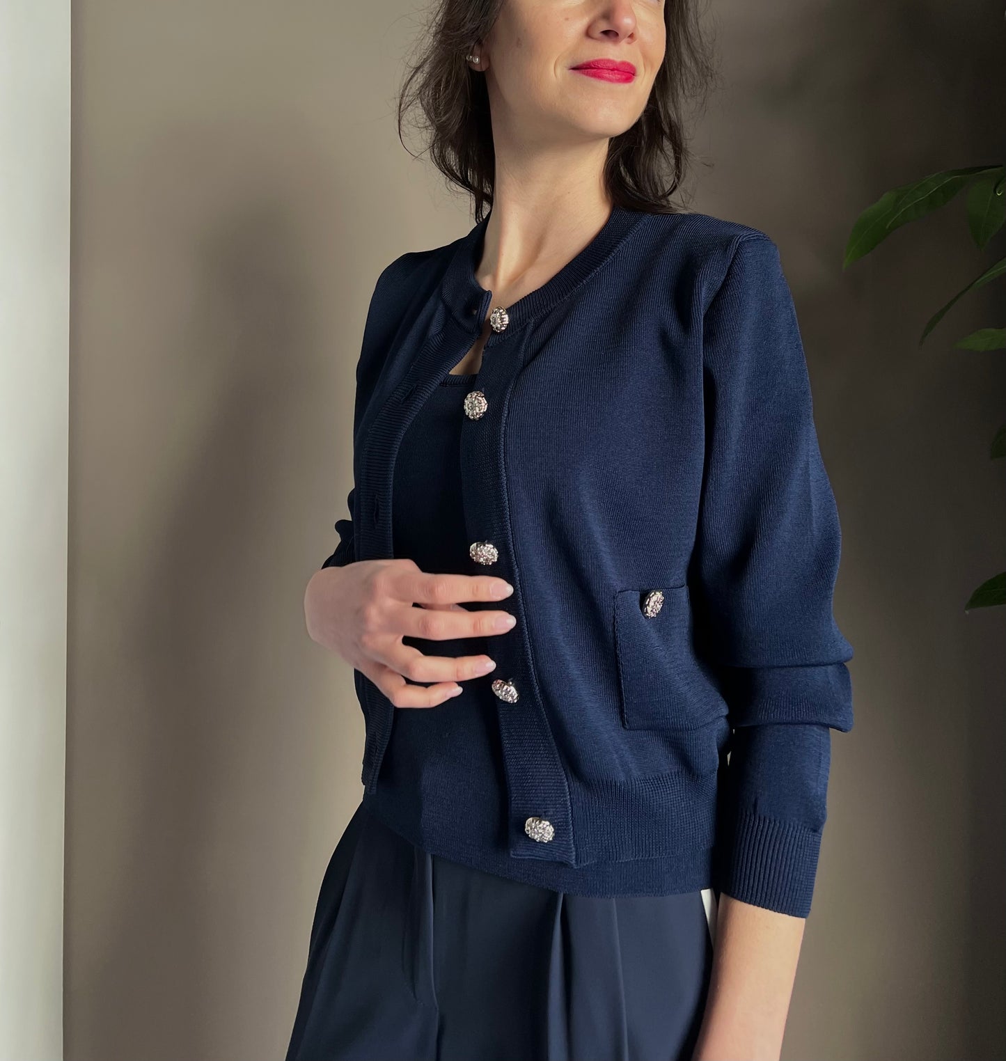Cardigan in viscosa blu con bottoni dorati