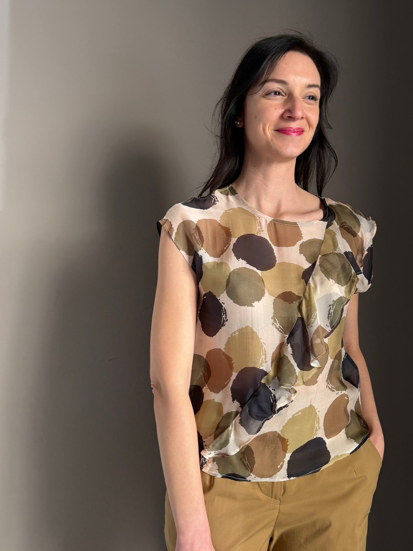 Blusa Alessia Santi in seta e viscosa a pois