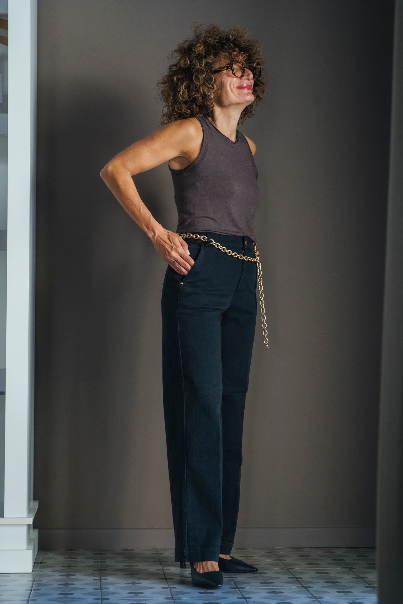 Pantalone denim gamba dritta Nero con catena.