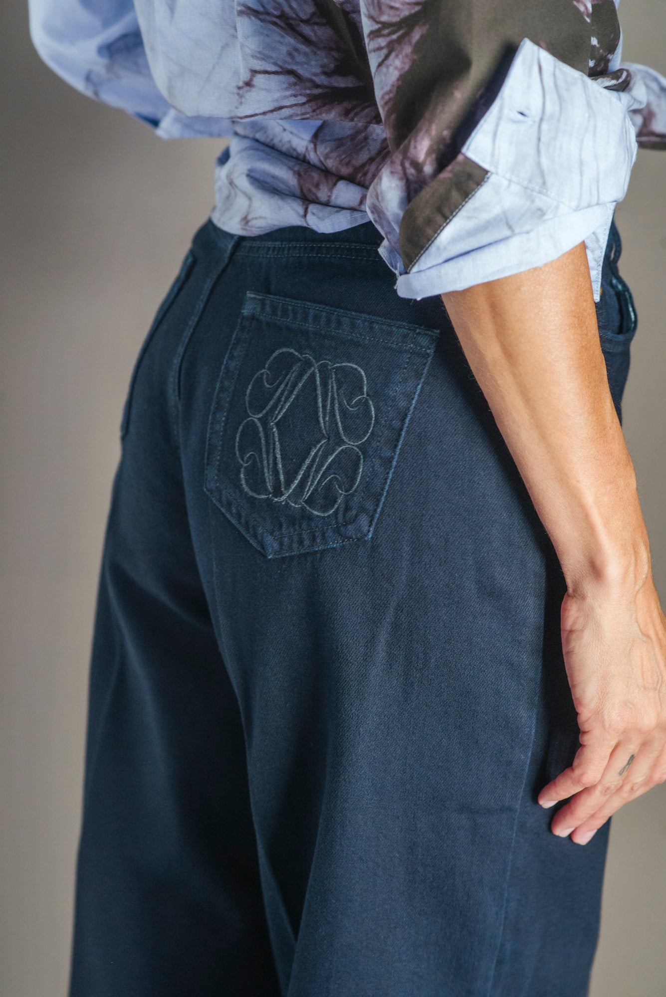 Pantaloni barrel blu/nero in cotone