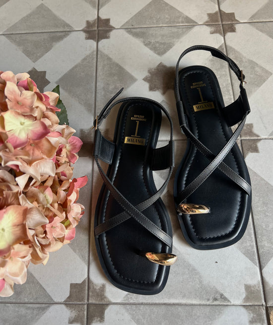 Sandalo infradito in pelle nero