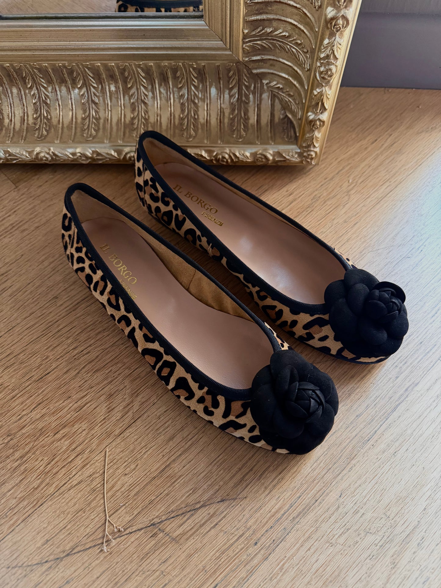 Ballerina camelia in camoscio animalier