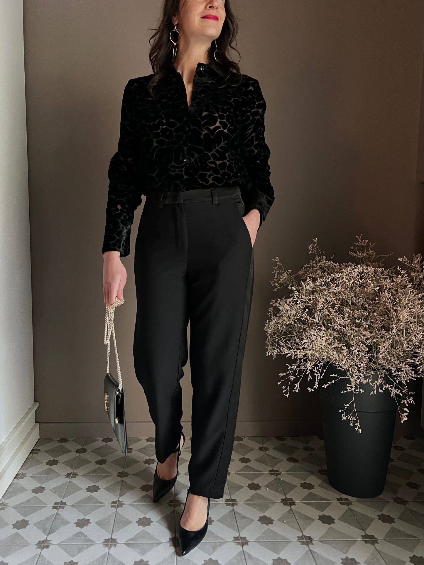 Pantalone ankle nero in crepe con dettaglio laterale