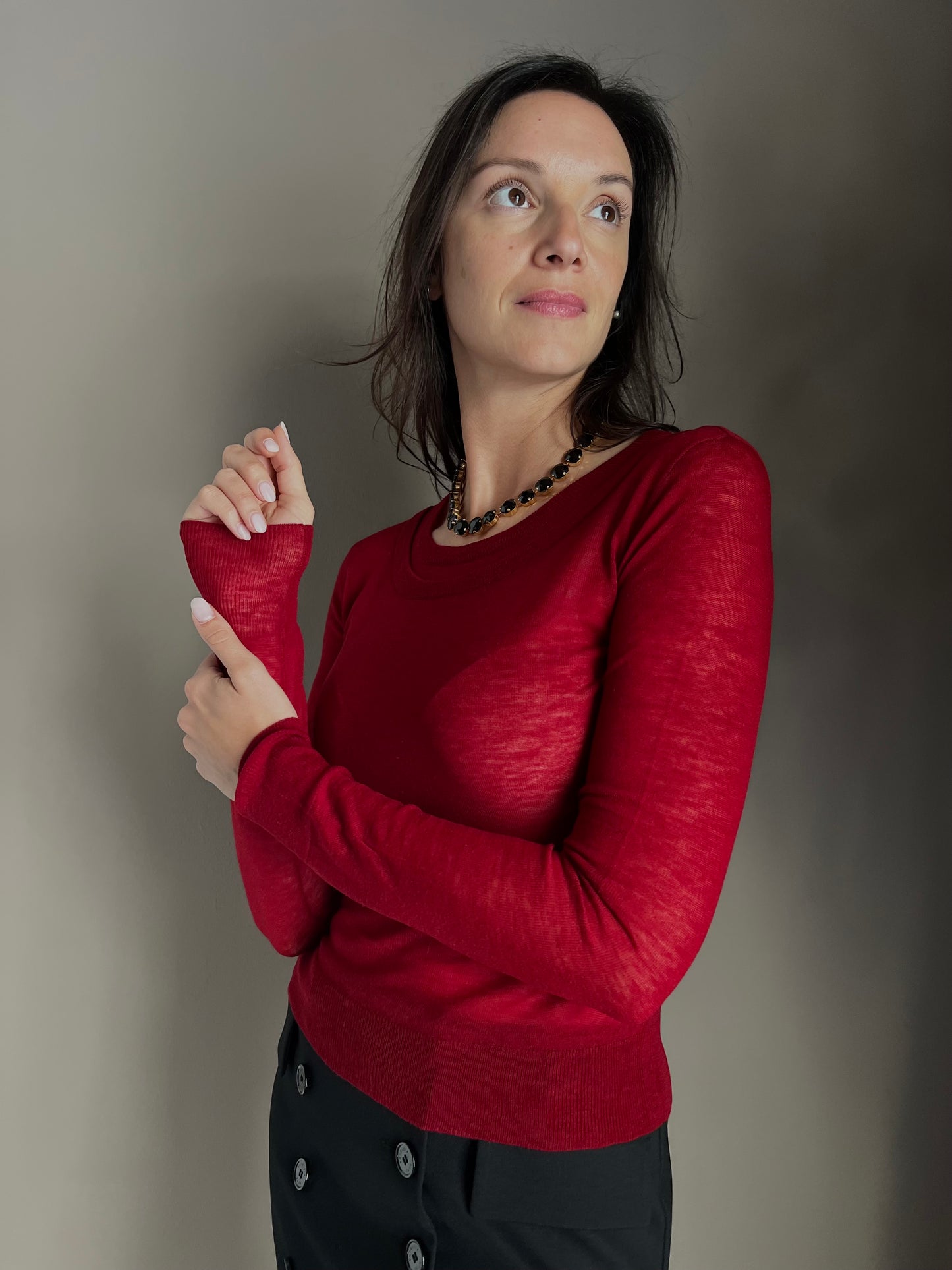 Maglia ultra fine in lana con scollo a barca