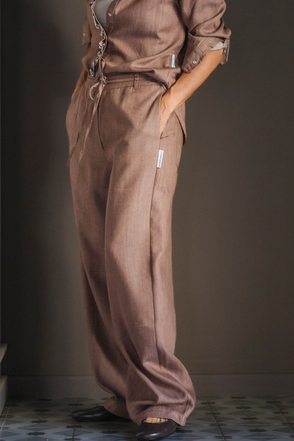 Pantalone in denim fluido caramello
