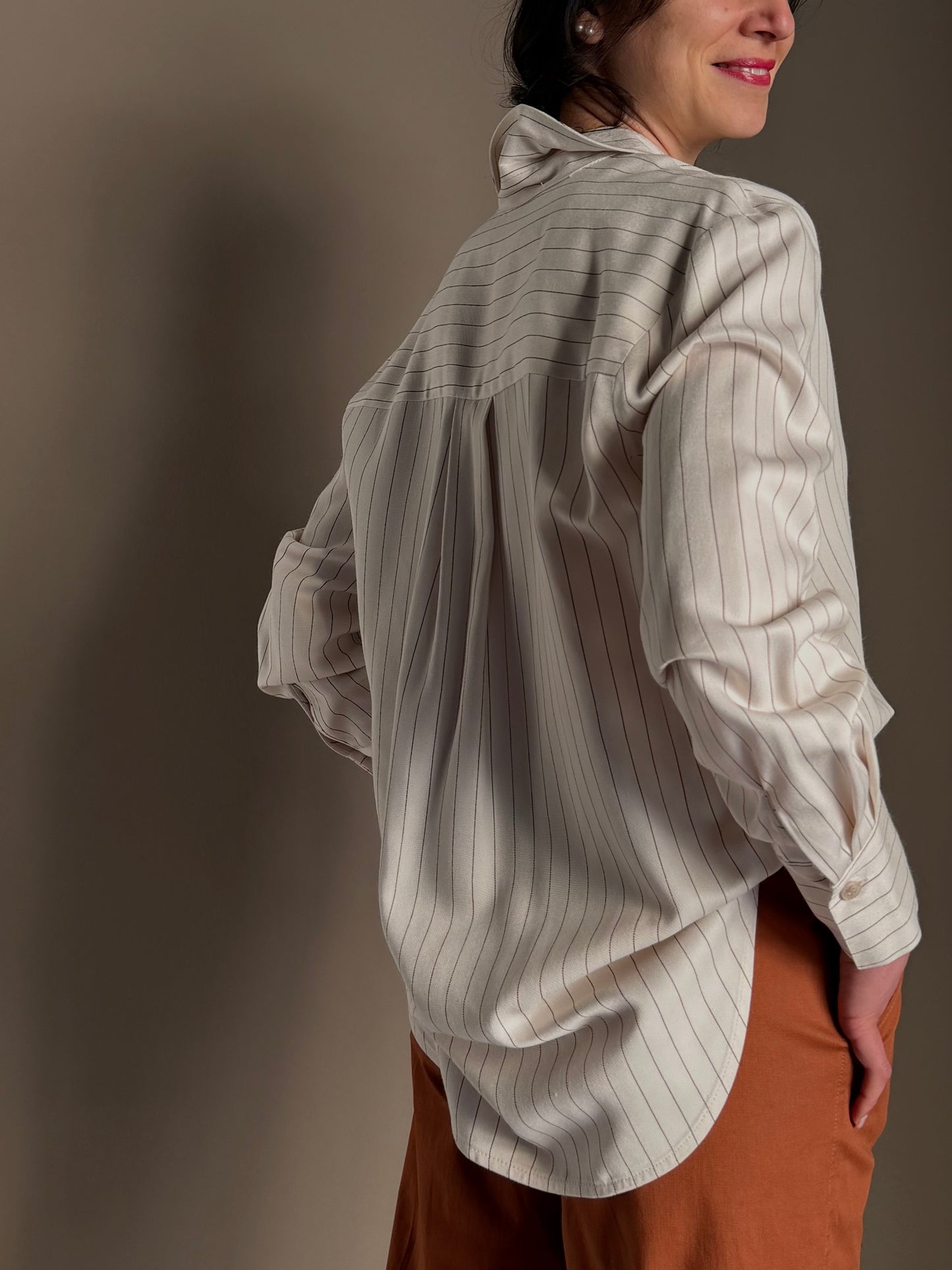 Camicia over in viscosa gessata