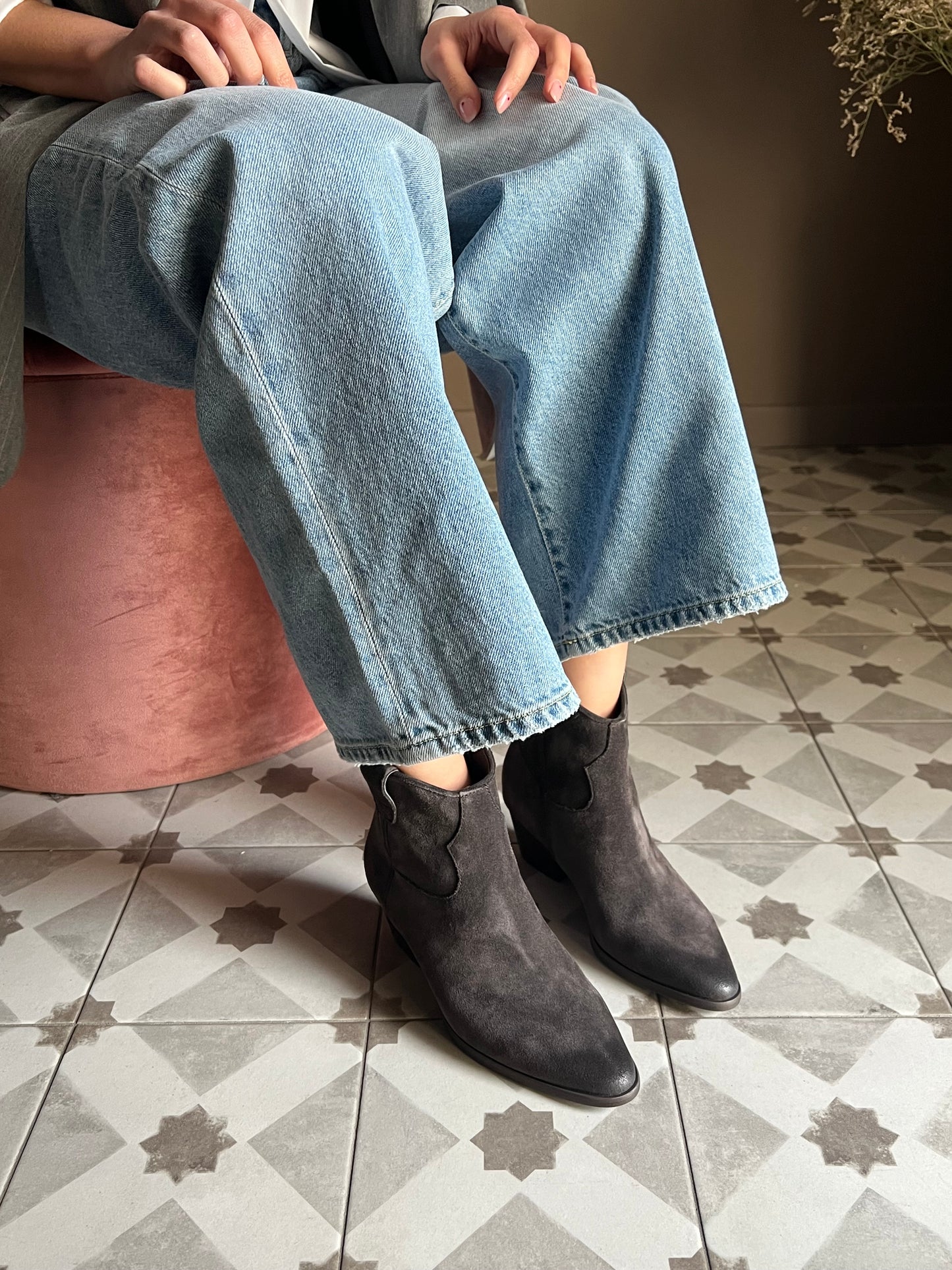 Stivaletto texano Ash in camoscio antracite