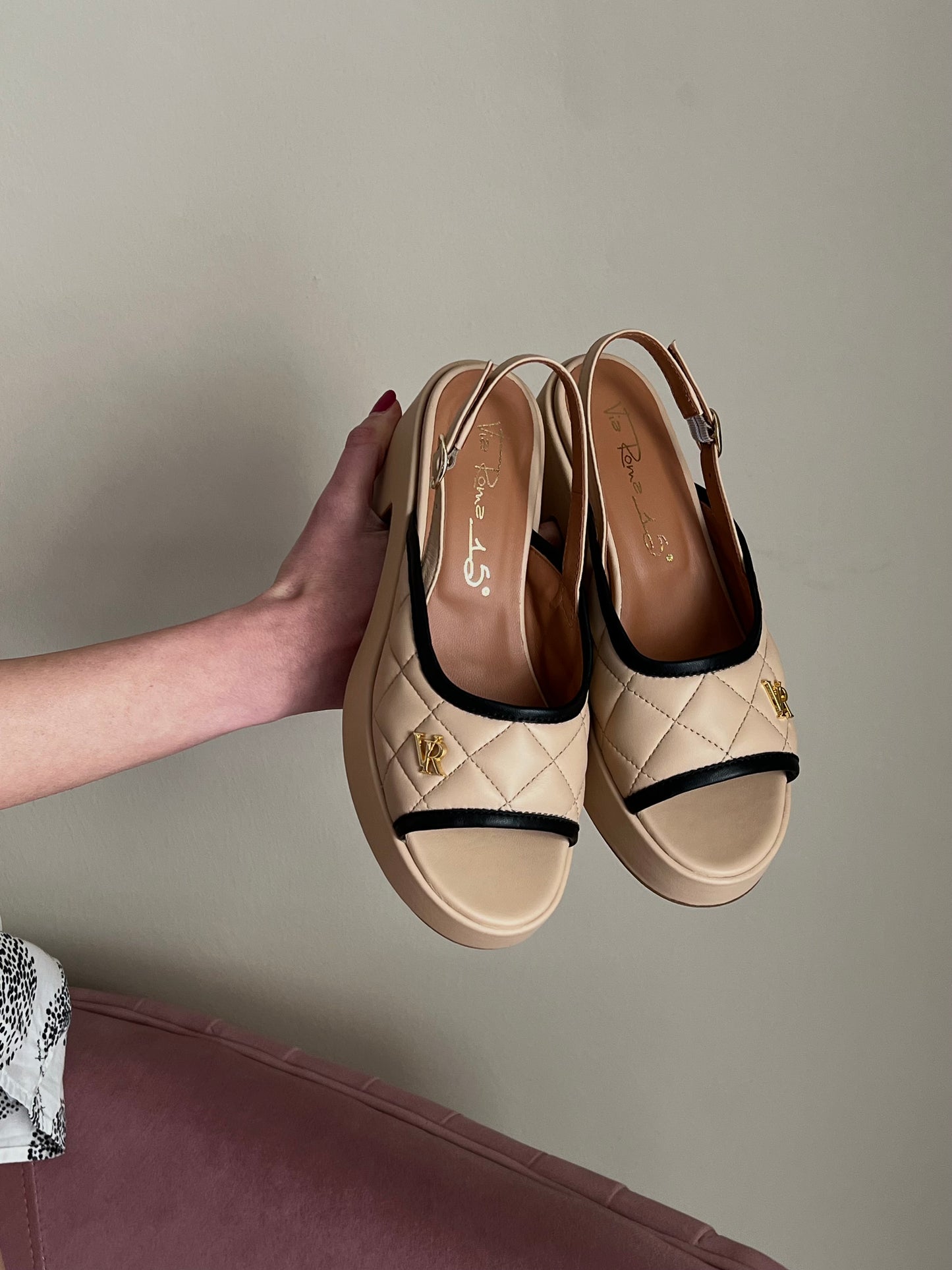 Sandalo con plateau materasse’ crema