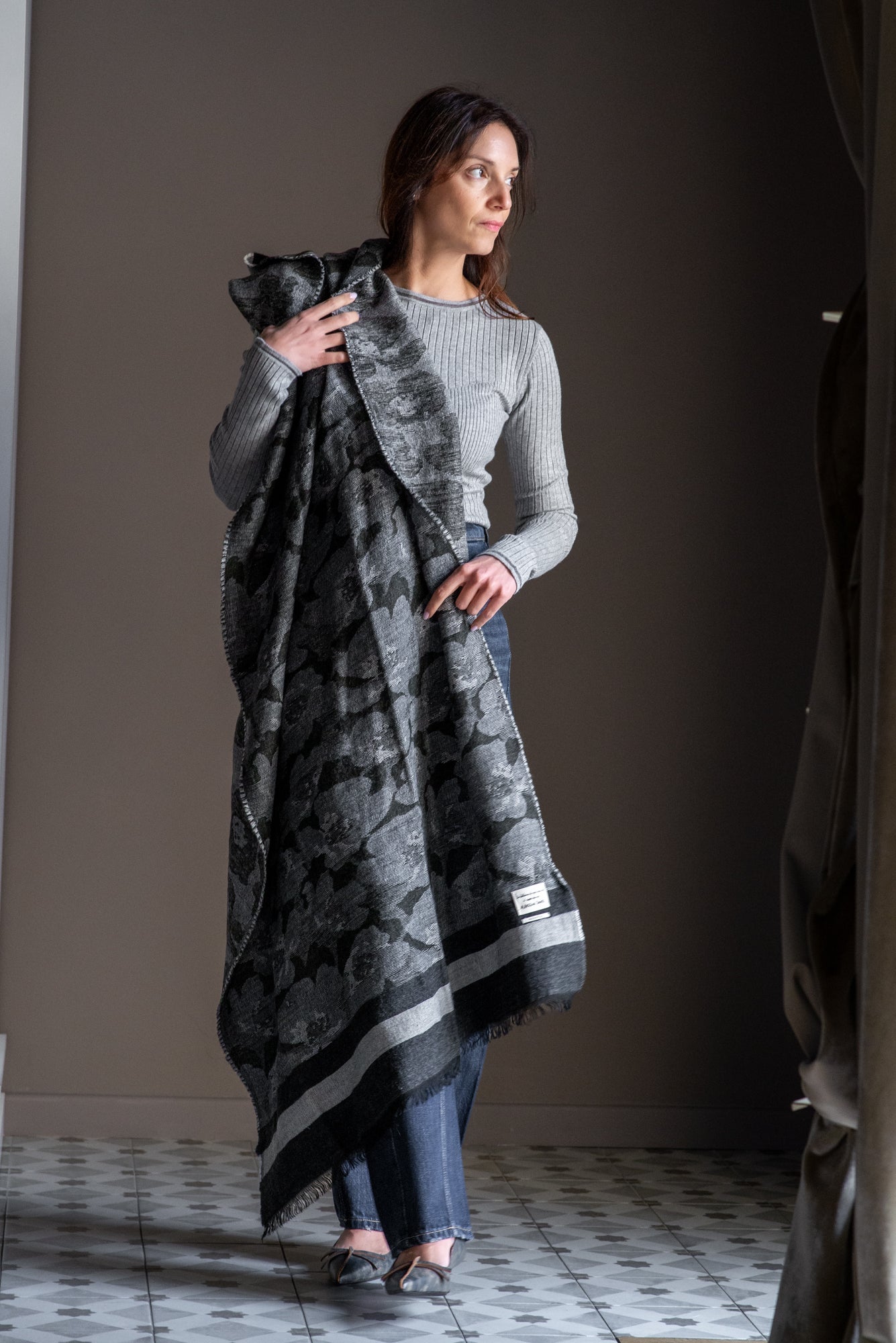 Sciarpa Maxi Fiori Stilizzati – Alessia Santi
