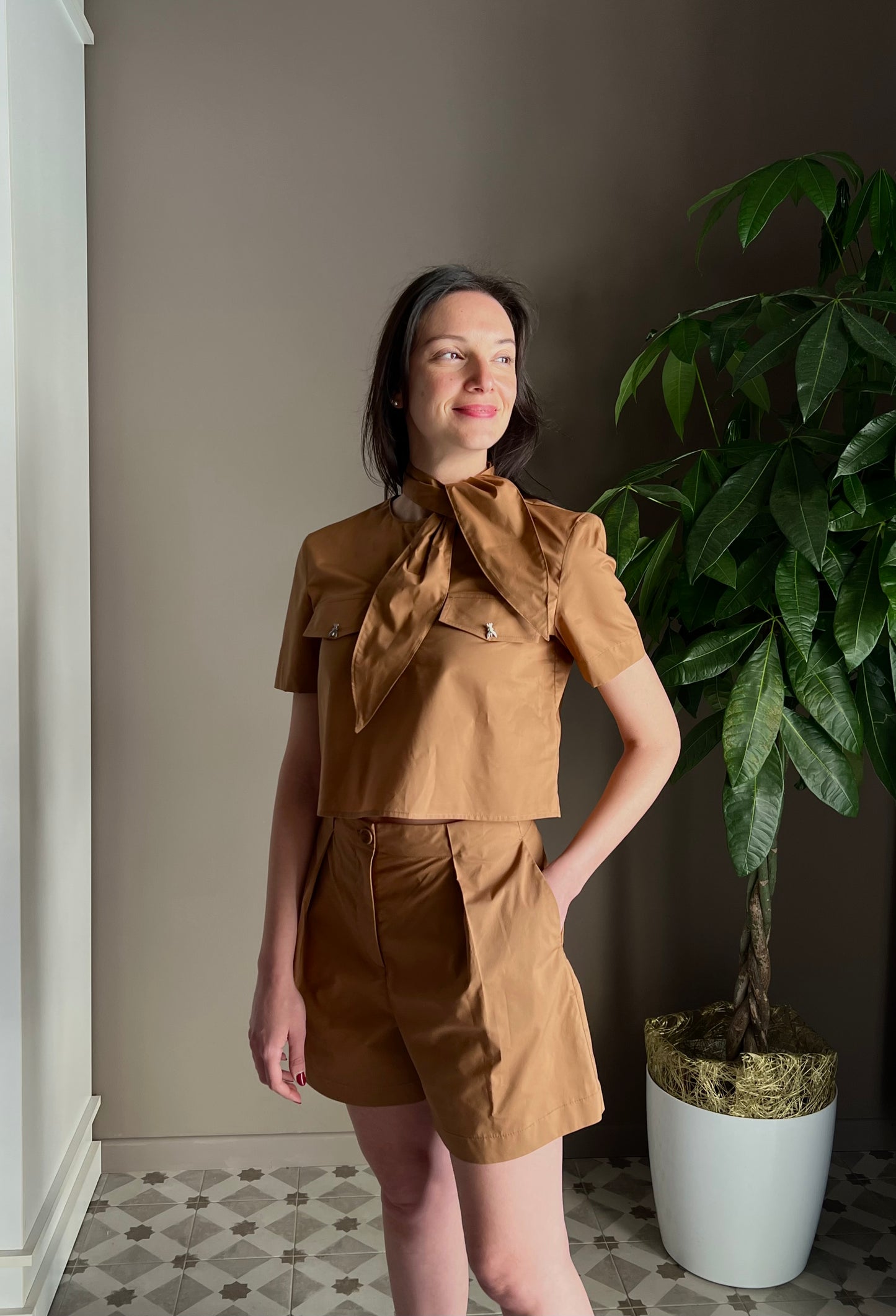 Camicia corta in popeline con foulard