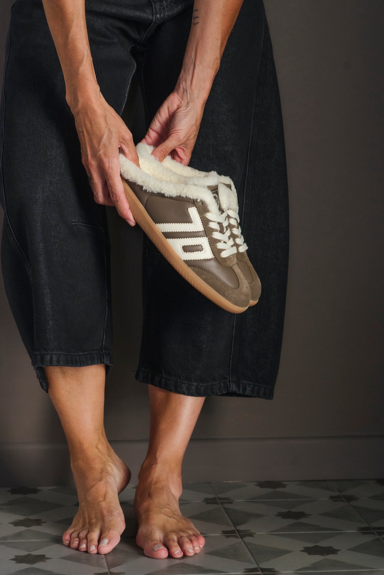 Sneakers sabot in pelle con ecopelliccia