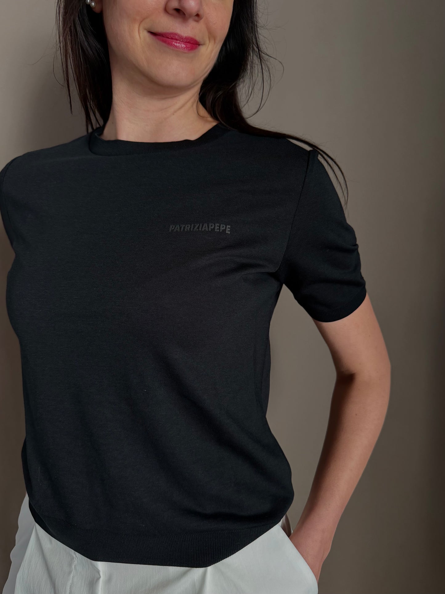 T-shirt in filo nera