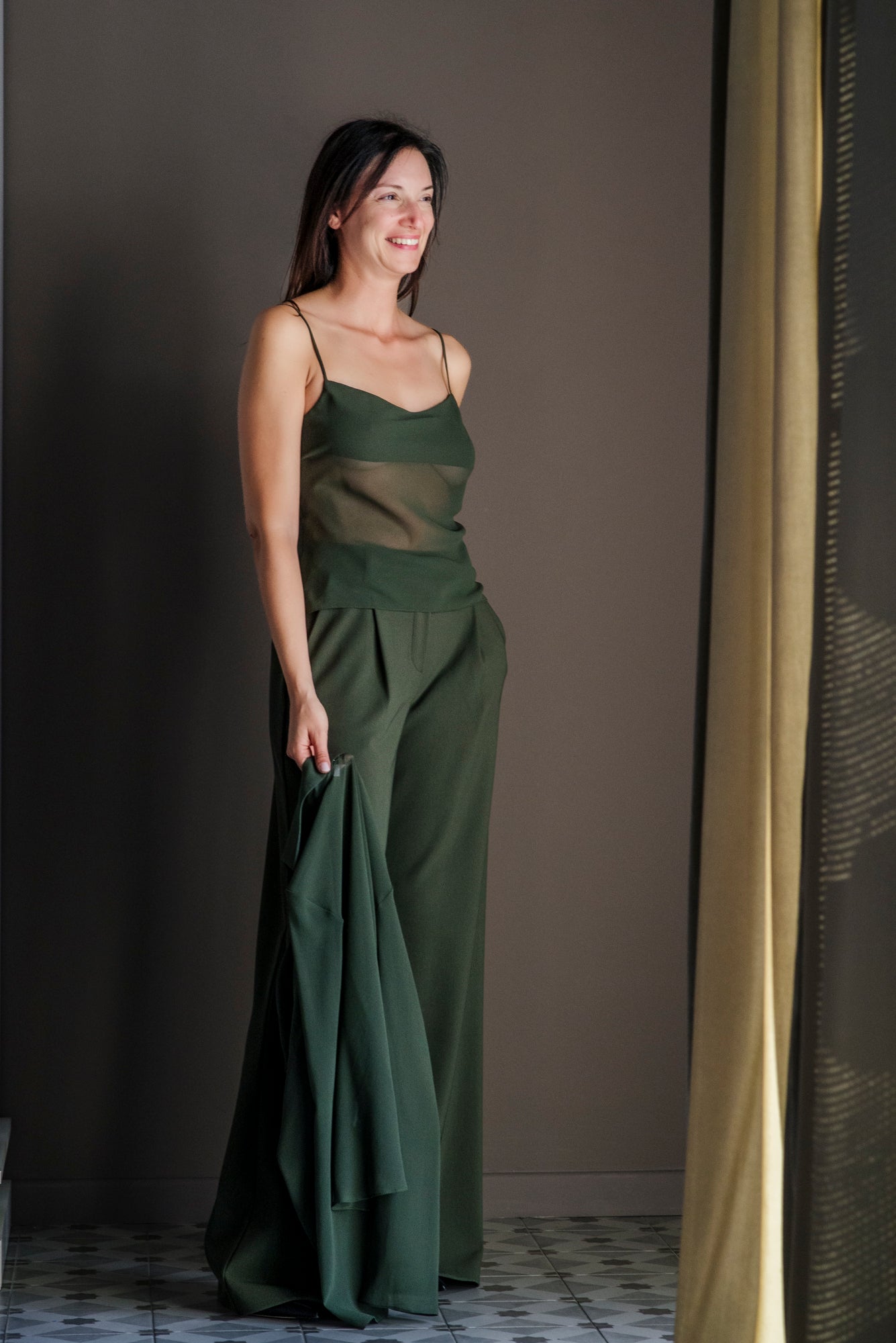 Pantalone a palazzo con vita elasticizzata militare