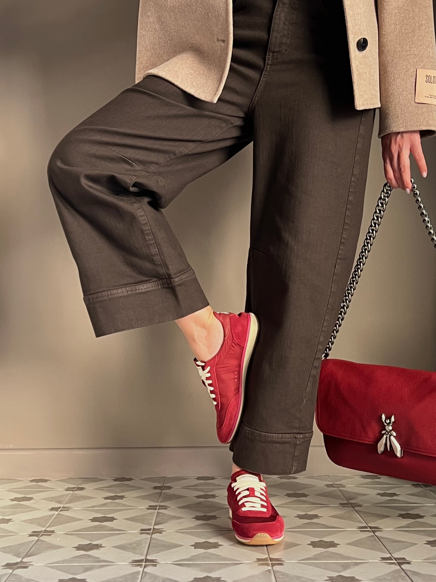 Sneakers running in suede Glossy Red