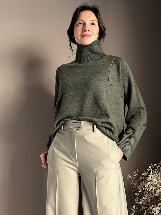 Maglia collo alto in lana e Cashemire Verde salvia