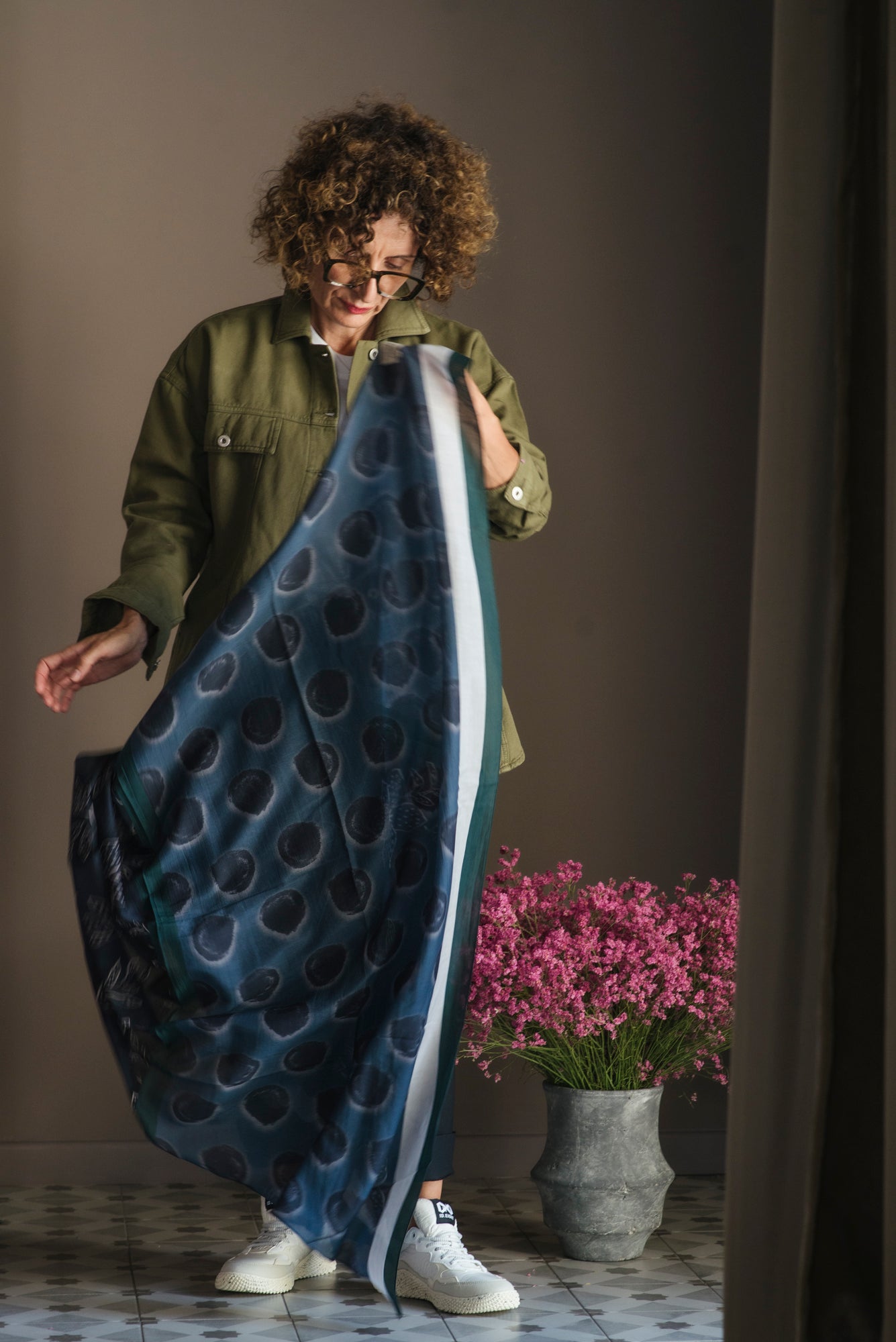 Foulard Alessia Santi in cotone e seta nero blu grigio