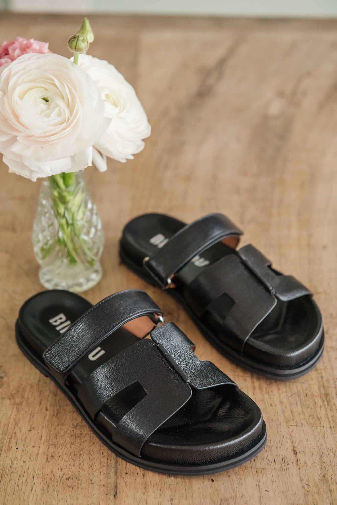 Ciabattina in pelle minimal nera