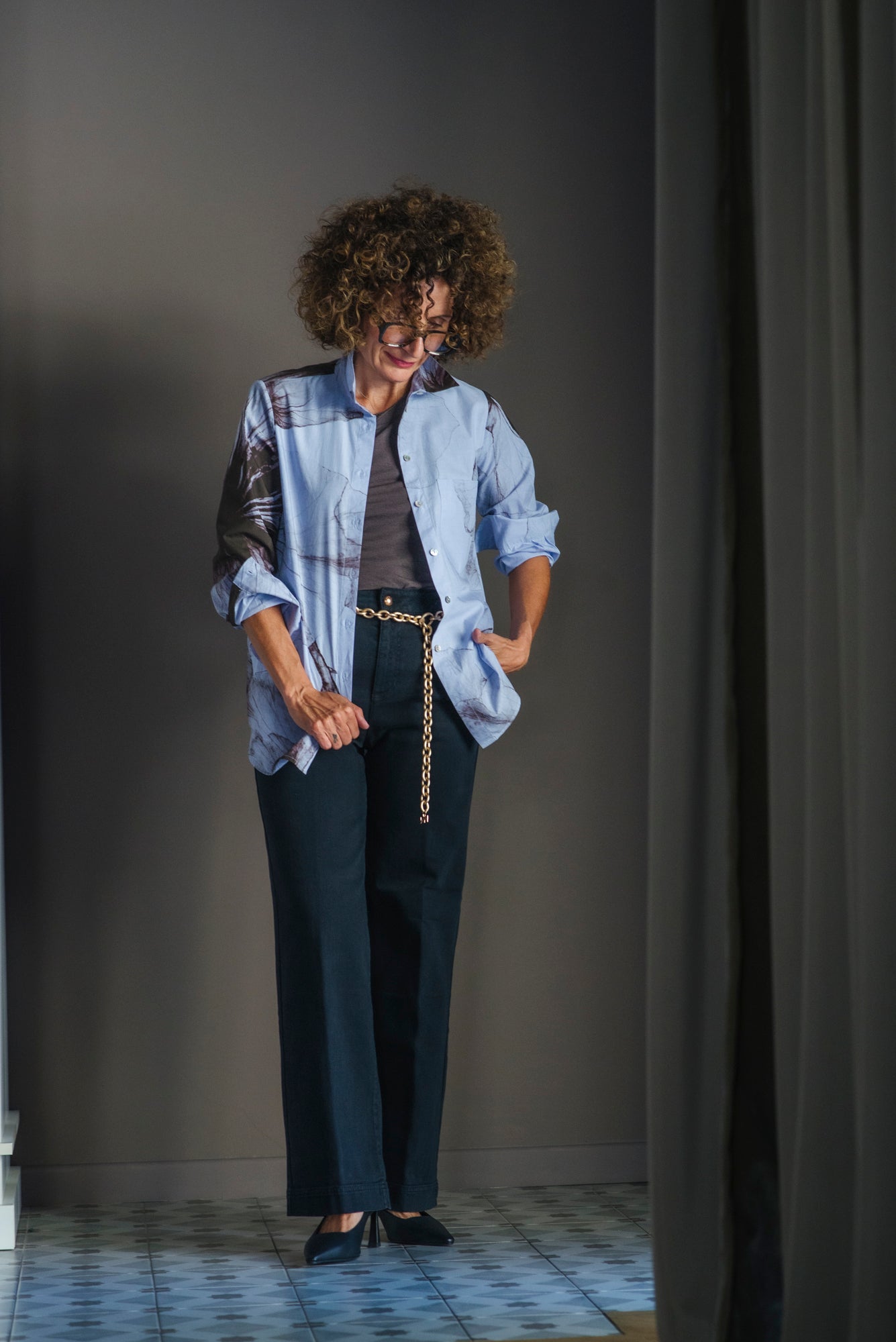 Pantalone denim gamba dritta Nero con catena.