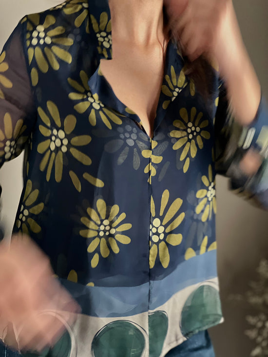 Camicia in fantasia floreale in seta e viscosa