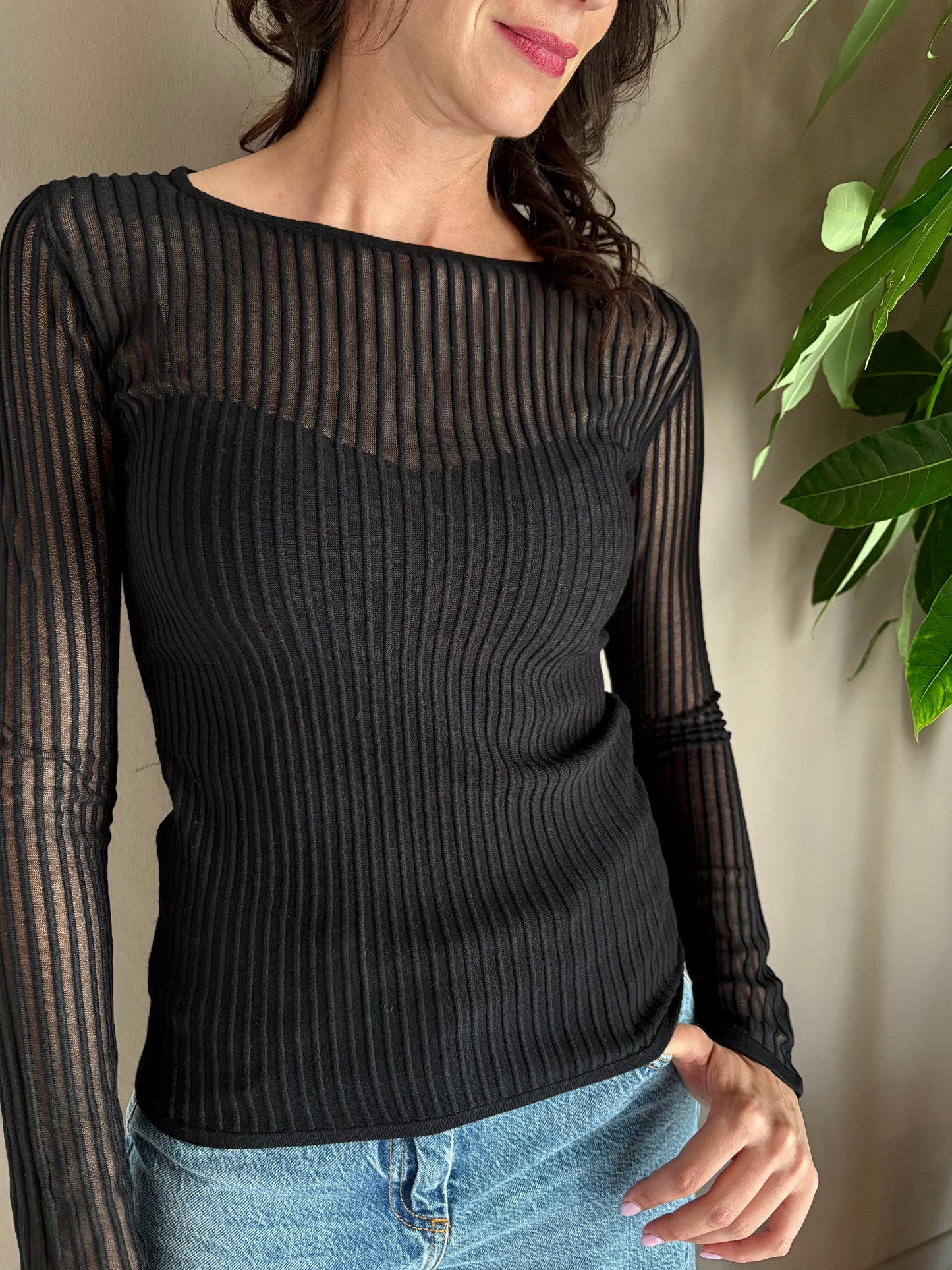 Maglia a costine trasparente