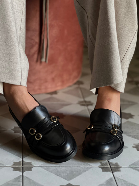 Mocassino in pelle con dettagli gold