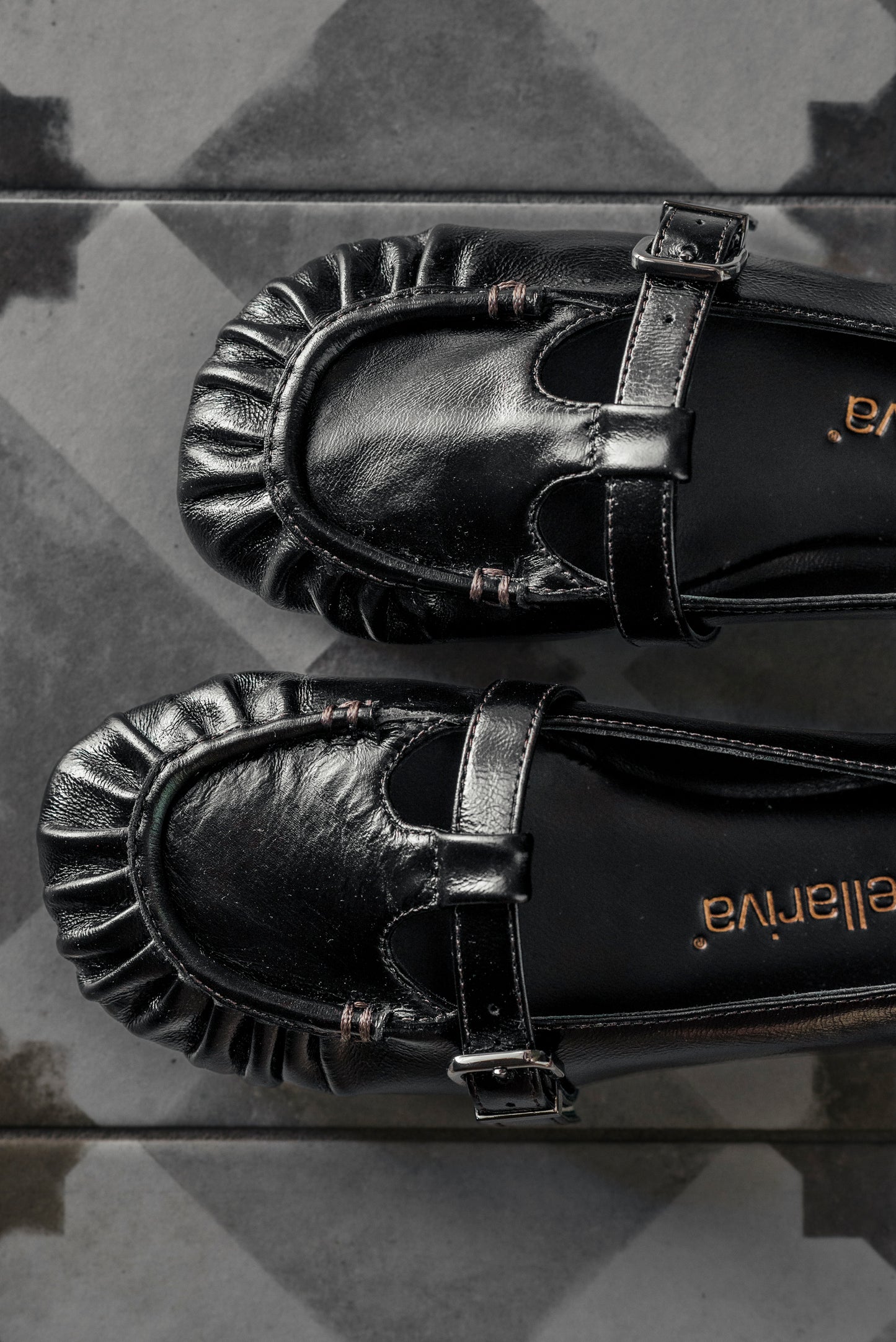 Ballerina Mary Jane in Pelle Nera con Arricciatura