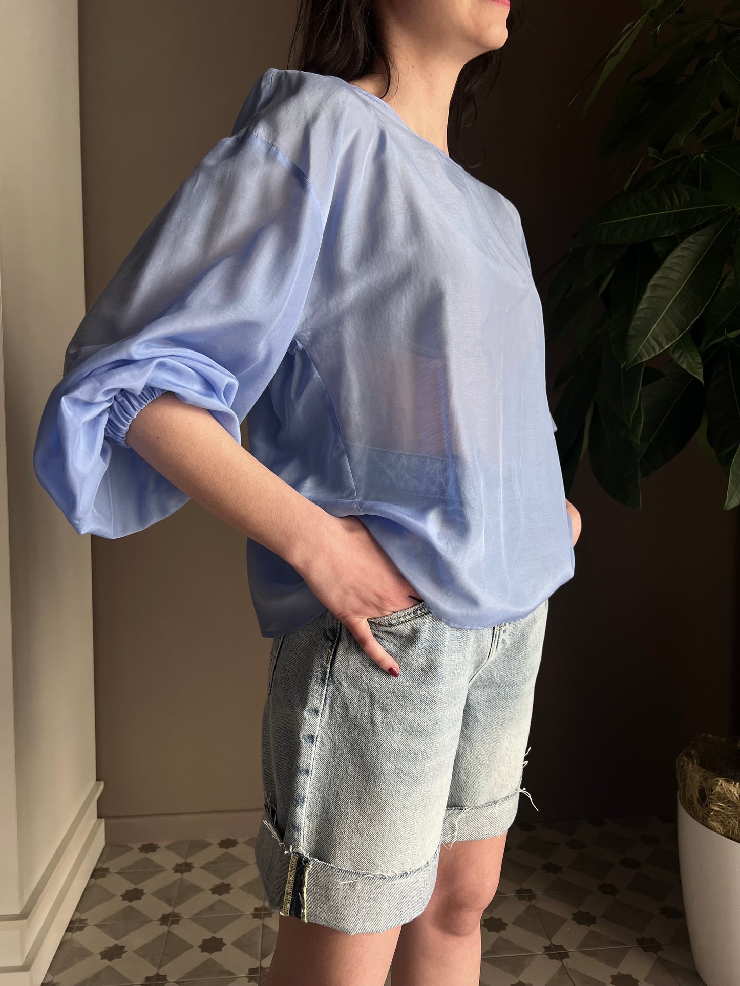 Blusa in cotone garzato scollatura sulla schiena Sky