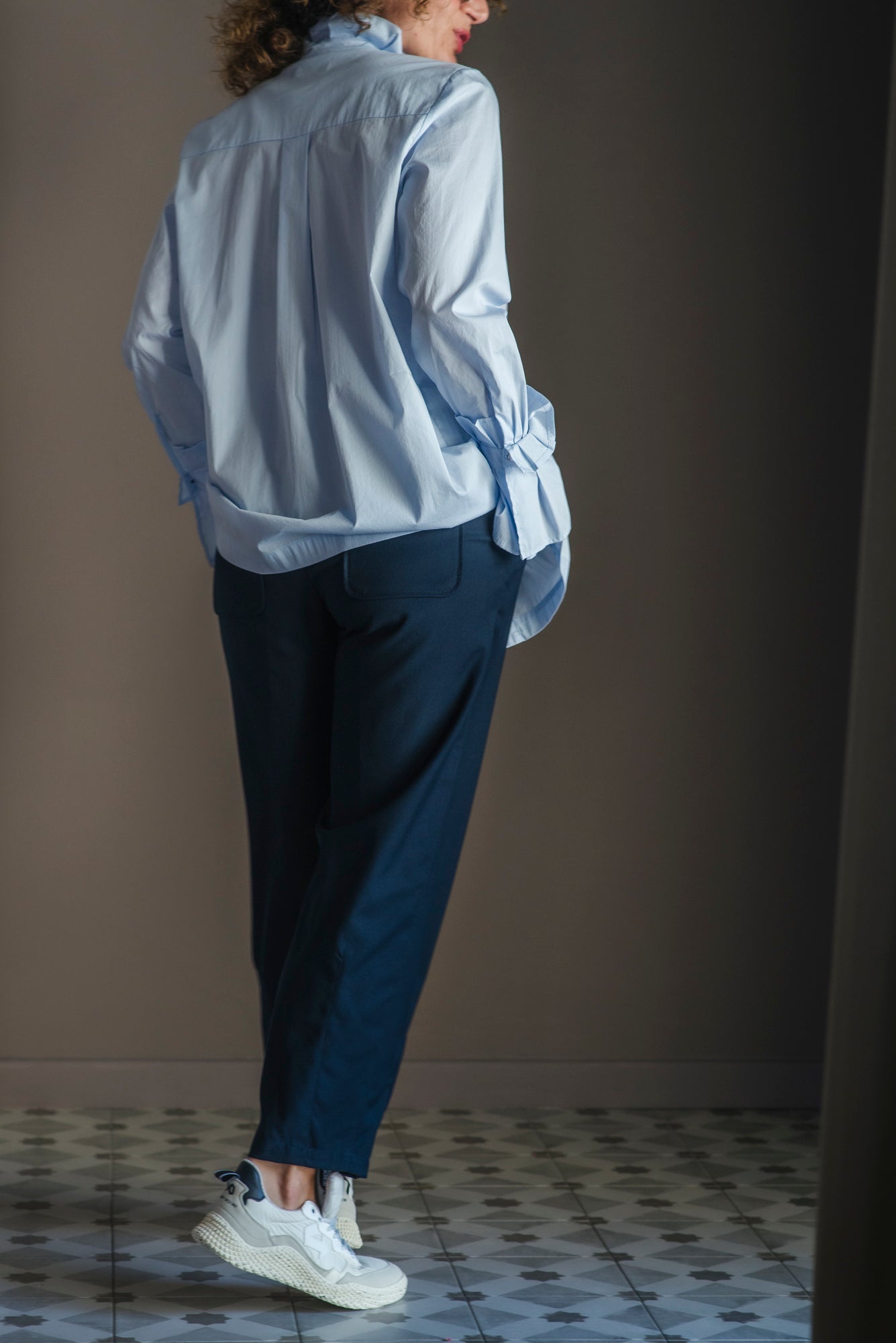 Camicia svasata in cotone liscio con dettagli plisse’ Sky