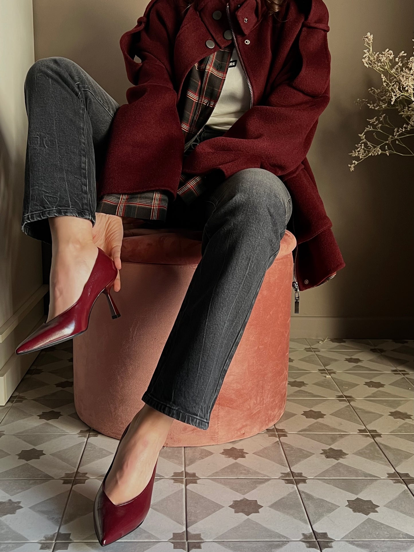 Decolletè in pelle scollo a V bordeaux