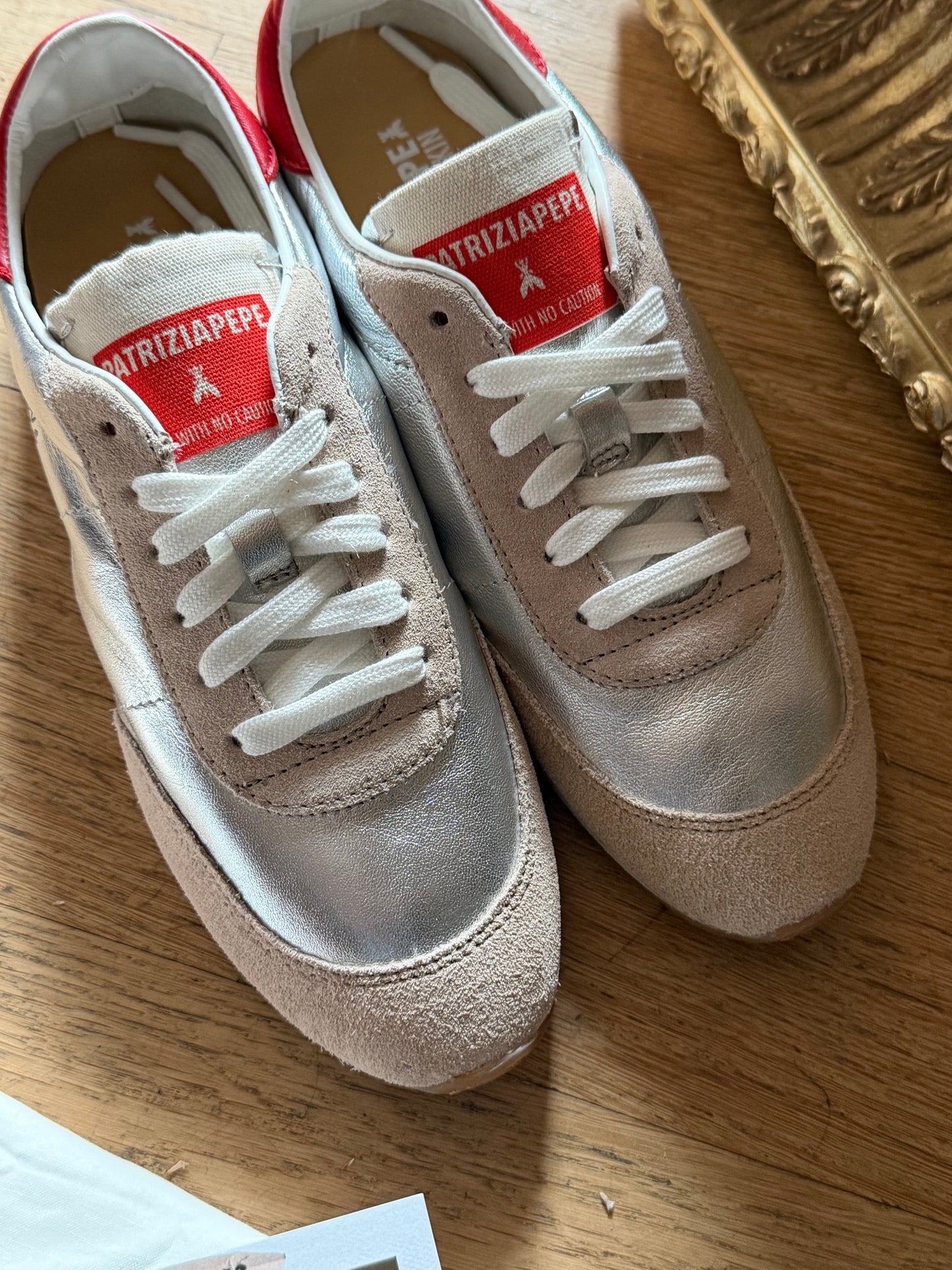 Running Skin Sneakers Silver e Red