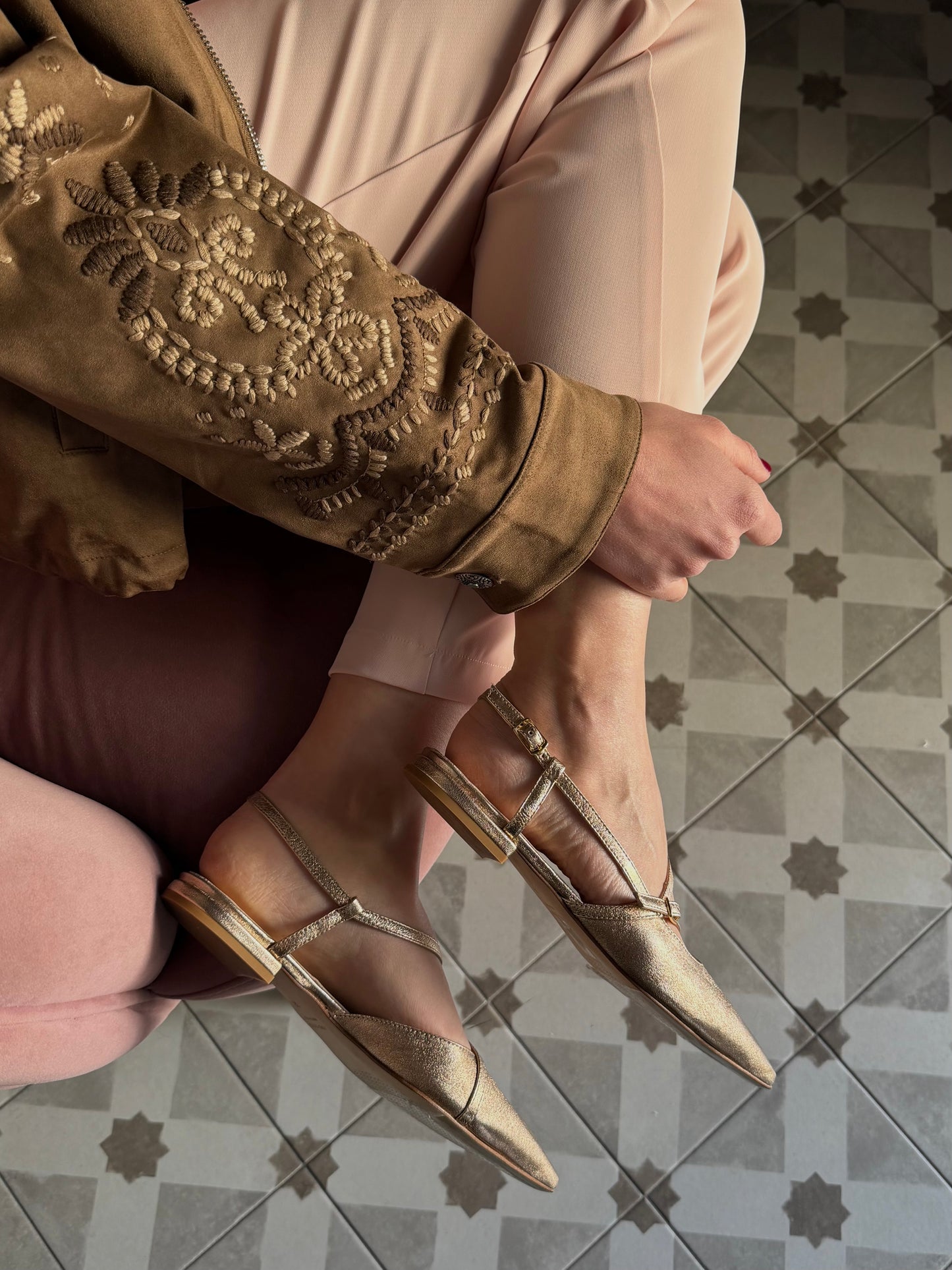 Slingback in laminato rose’