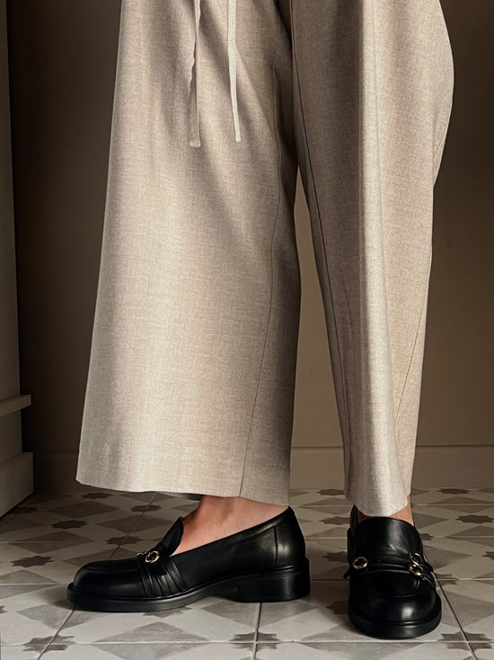 Mocassino in pelle con dettagli gold