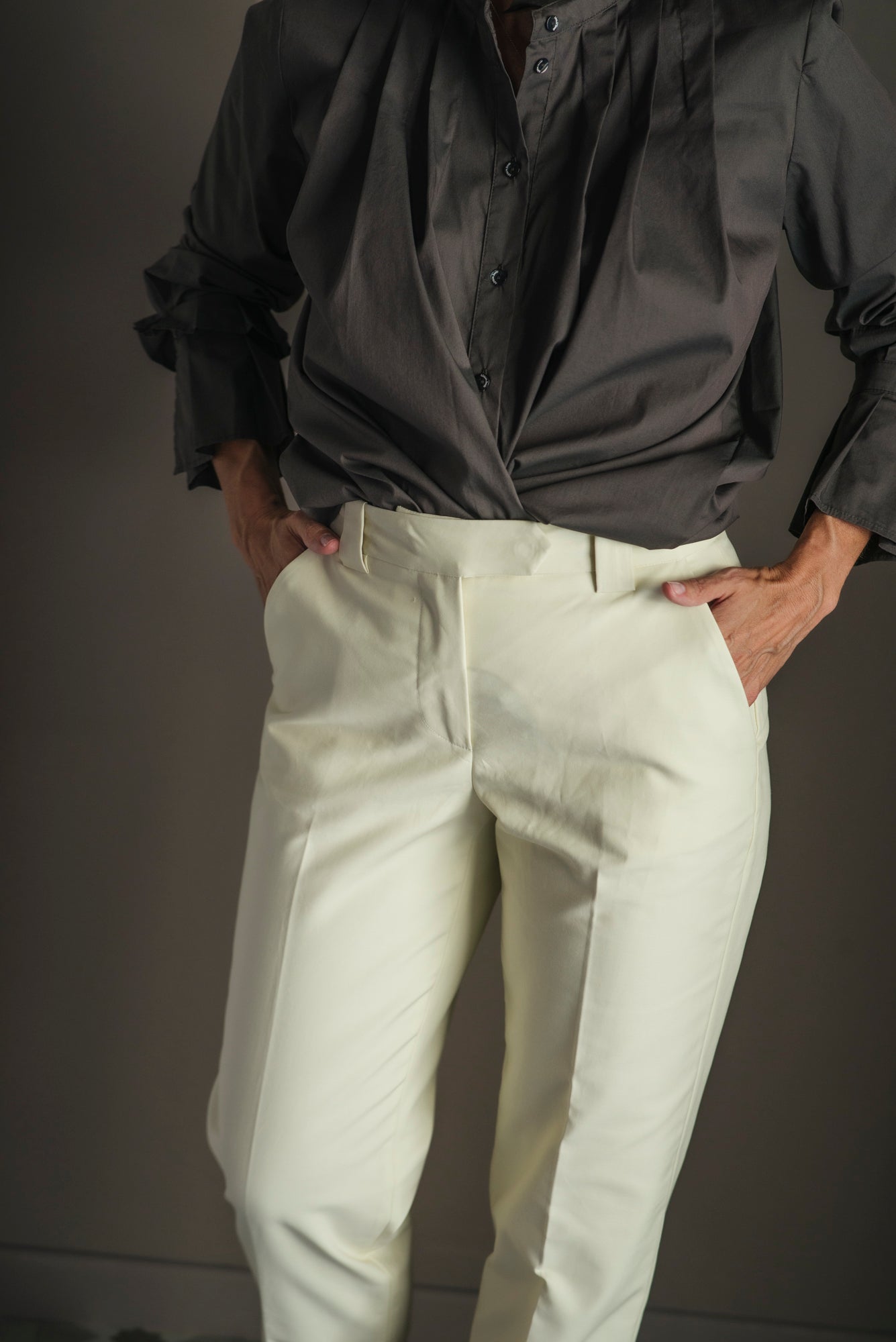 Pantalone chino in cotone crema