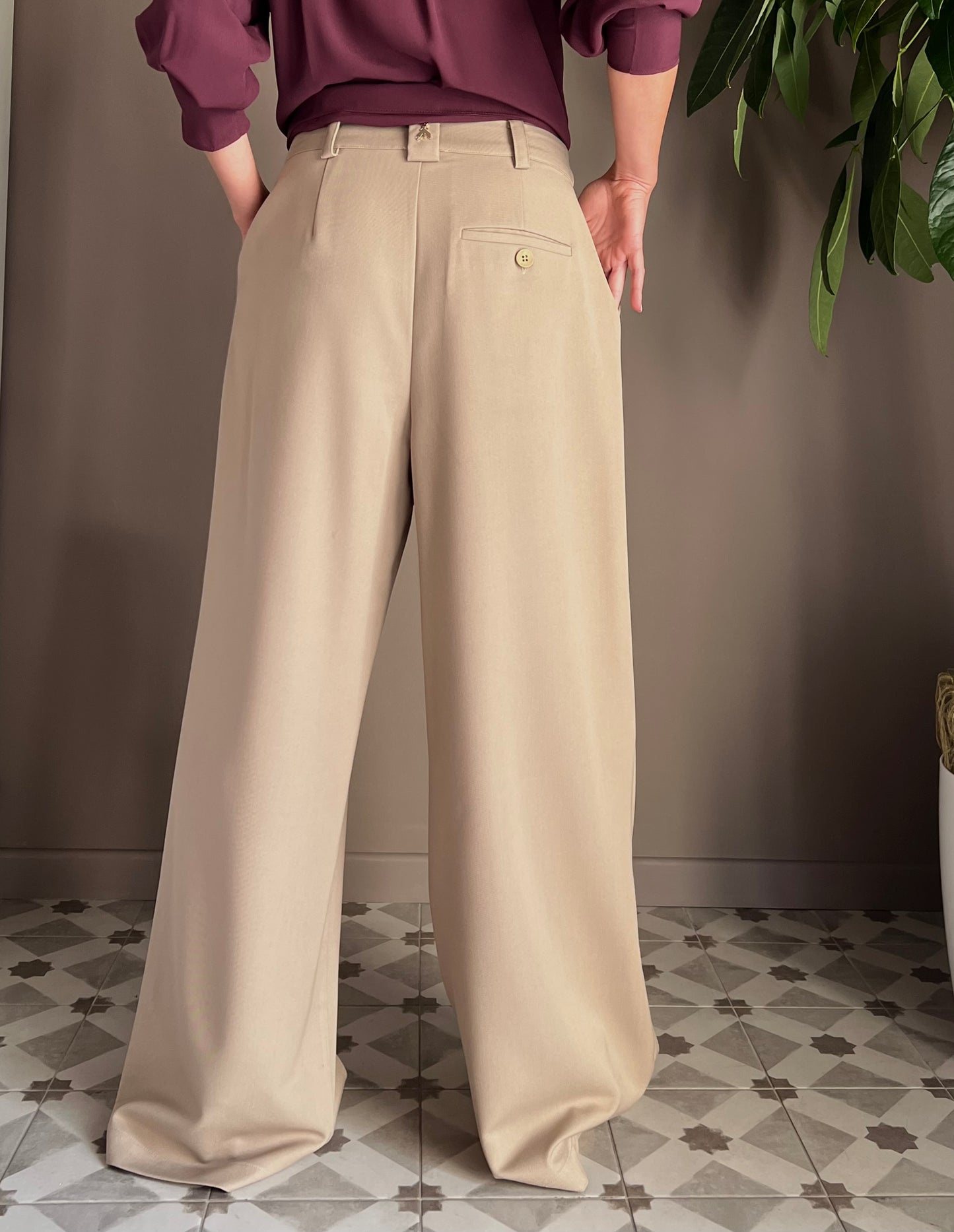 Pantalone oversize in gabardine beige