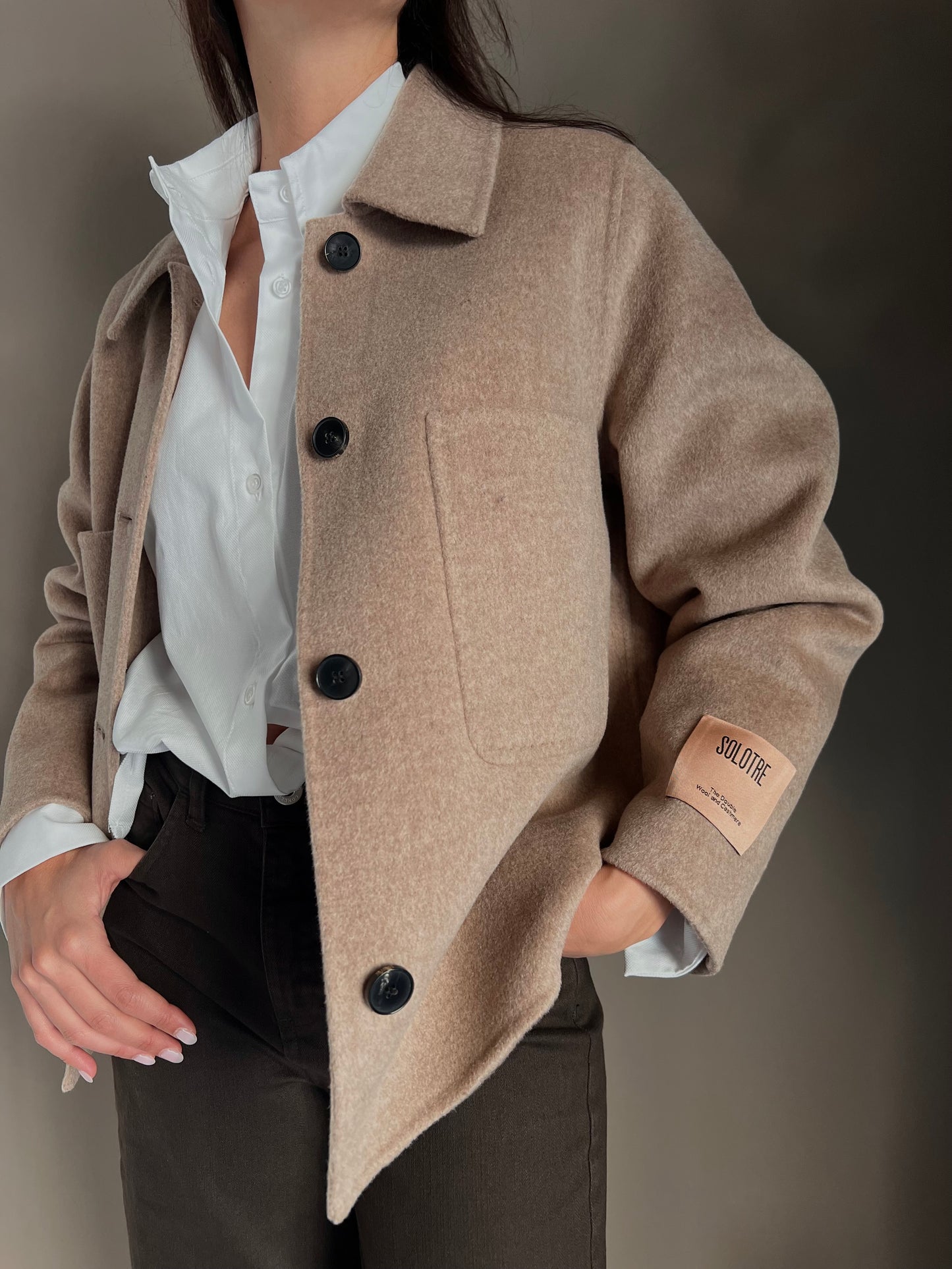 Giacca shacket in lana e cashmere beige