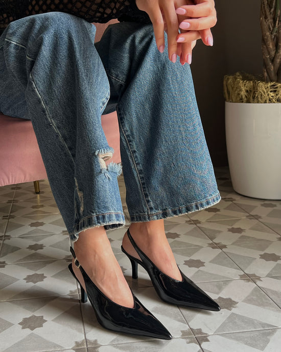 Slingback in vernice nera