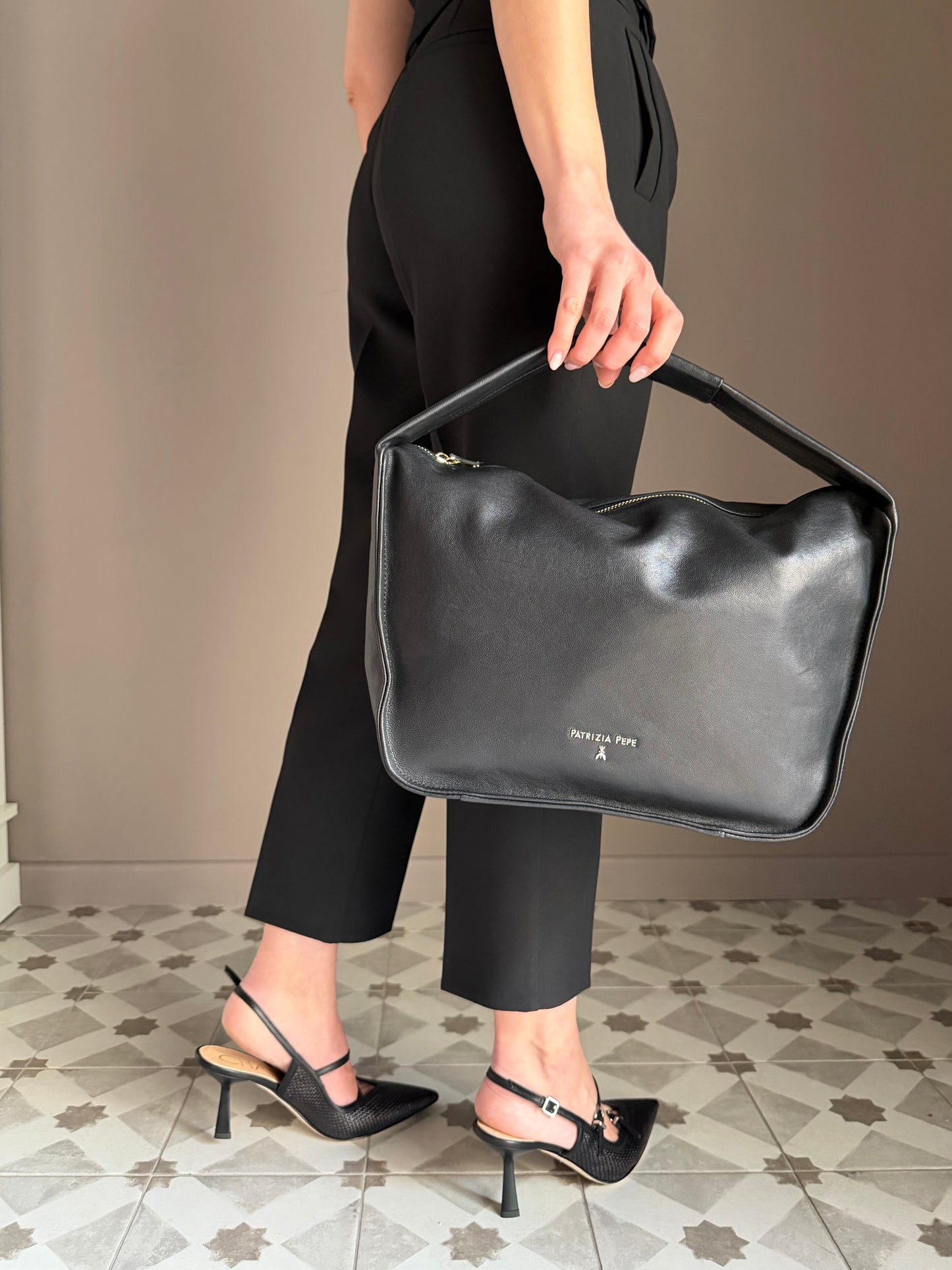 Borsa Hobo nera media in pelle