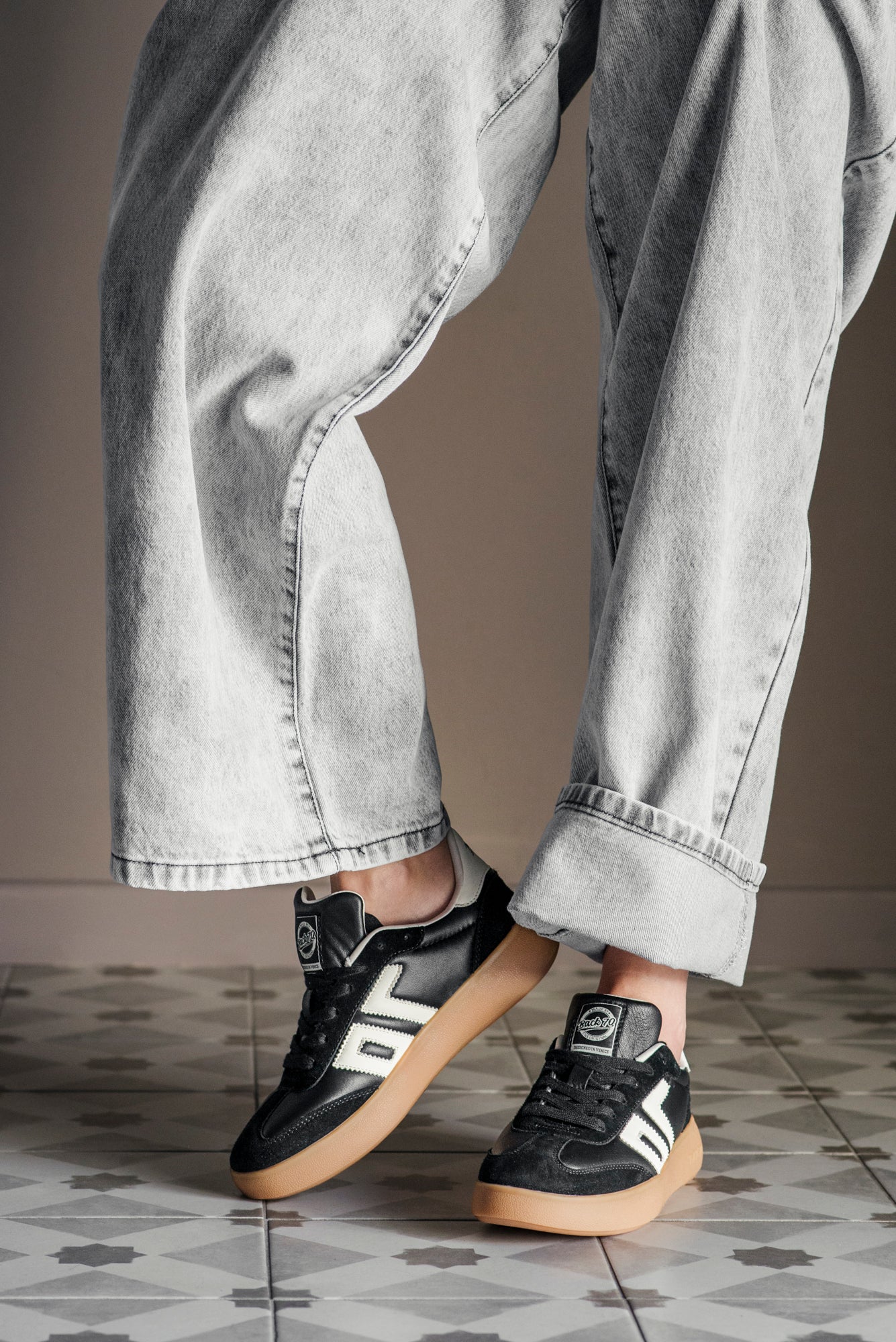 Sneakers Leather Back 70 - Nero