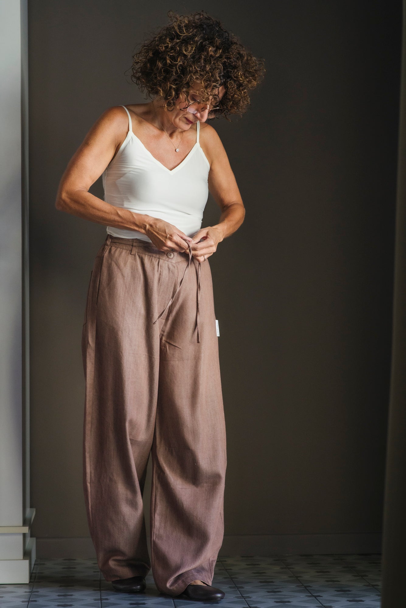 Pantalone in denim fluido caramello