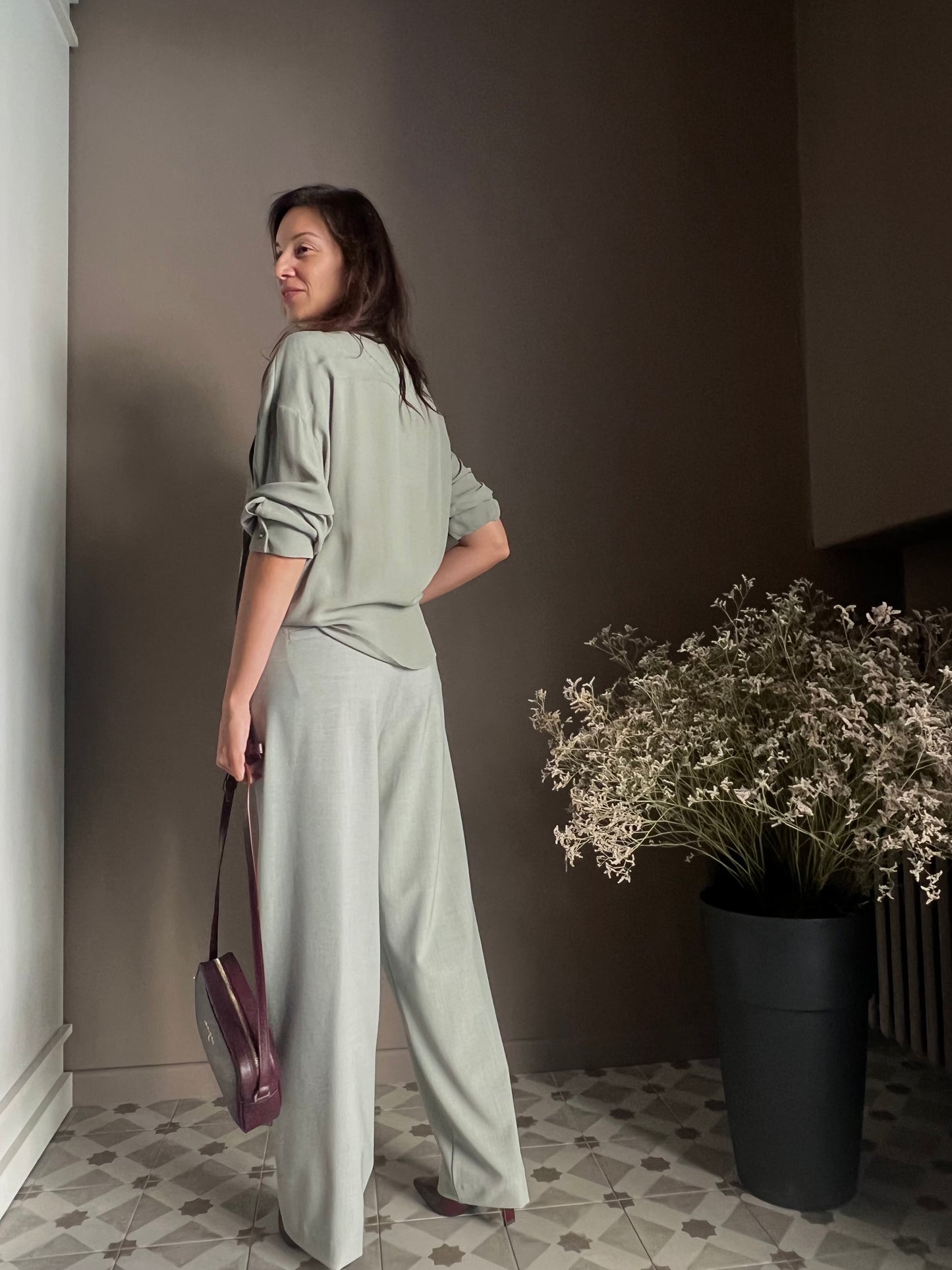 Camicia fluida in viscosa con cravattino staccabile