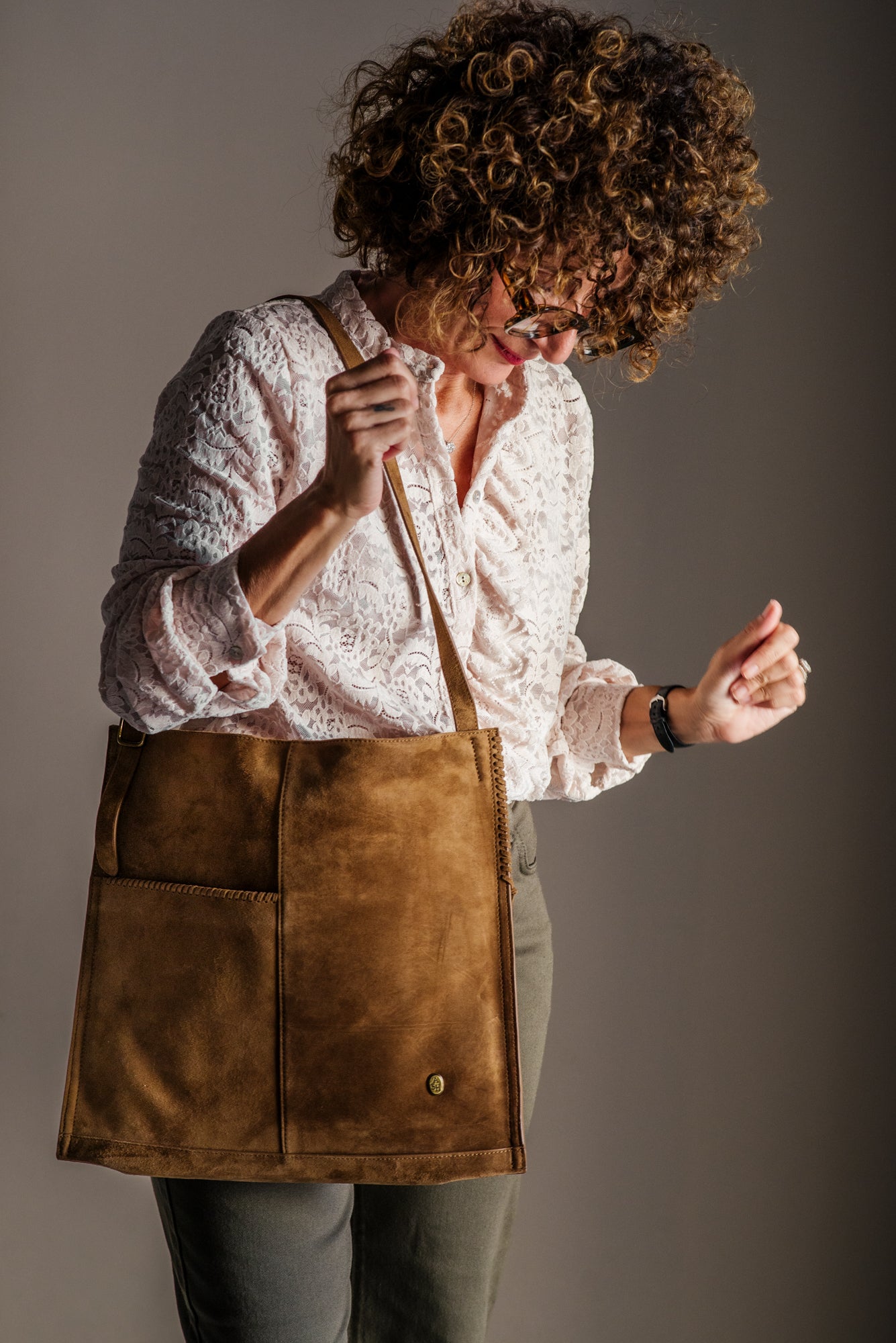 Borsa Piatta in Camoscio – Ash