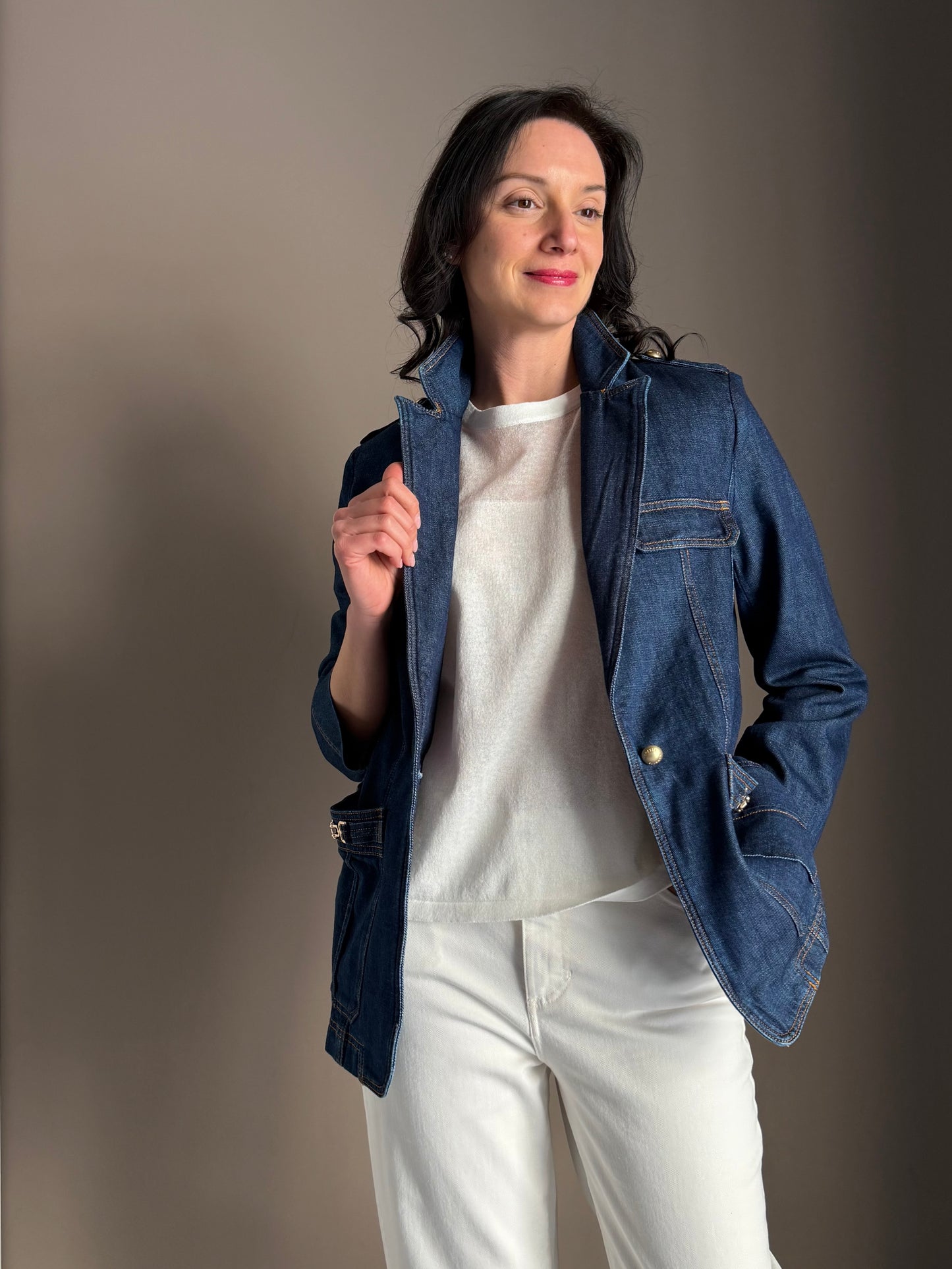 Giacca in denim con dettagli oro