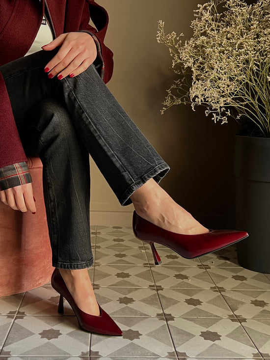 Decolletè in pelle scollo a V bordeaux