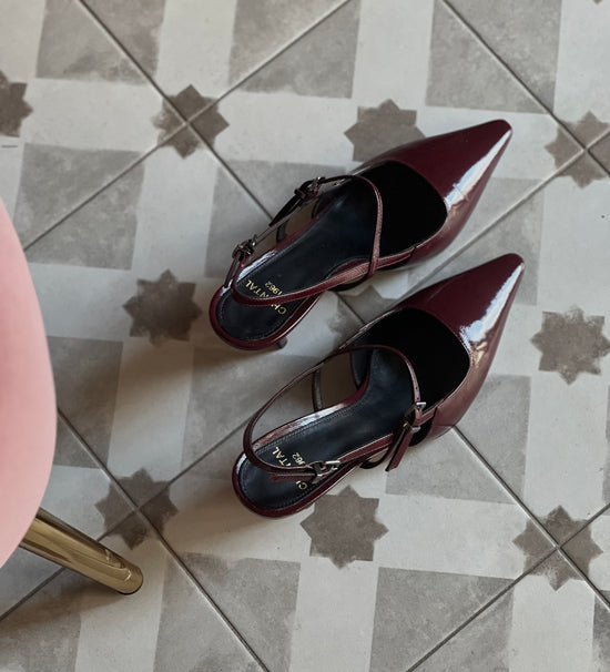 Slingback in vernice con tacco sottile