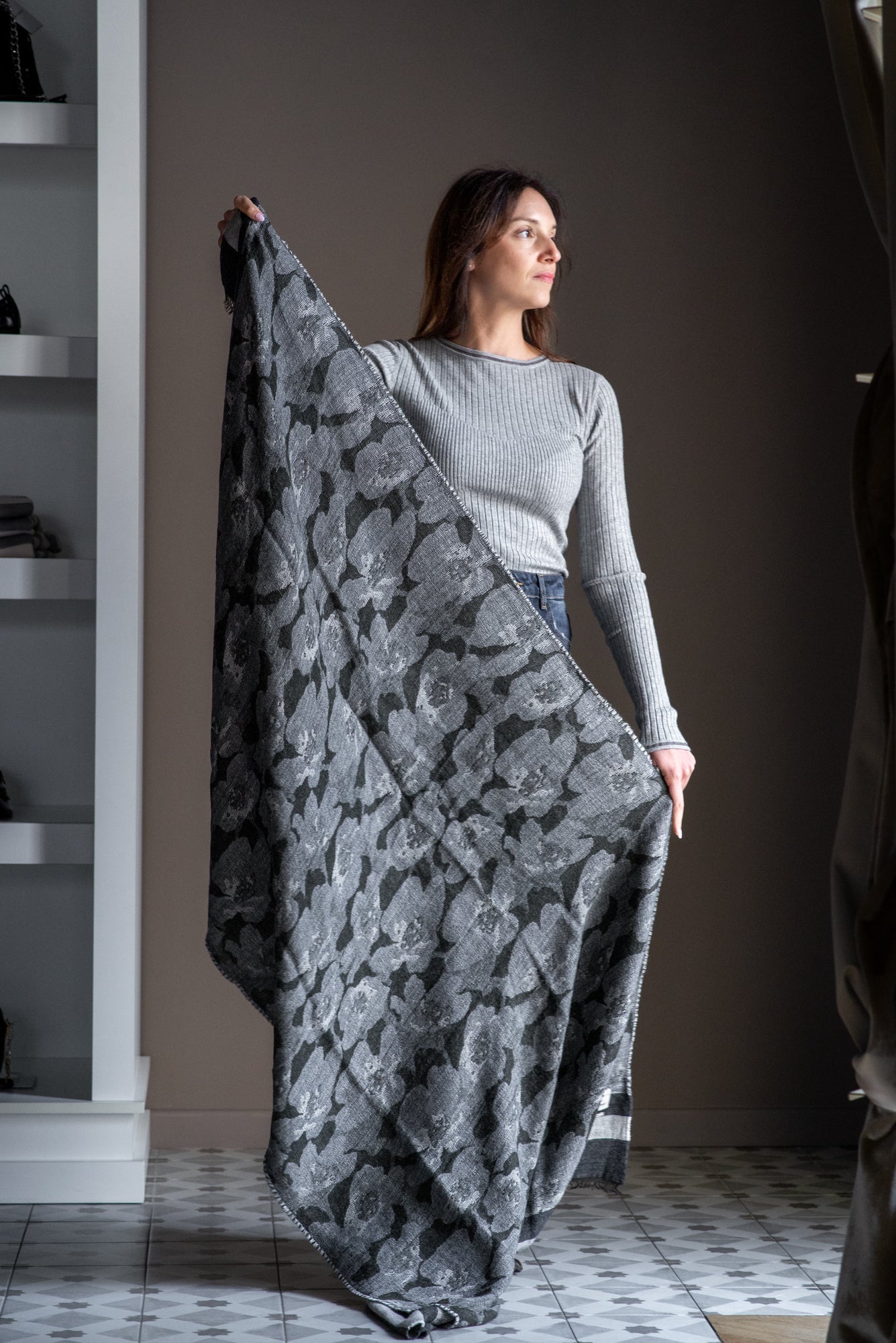 Sciarpa Maxi Fiori Stilizzati – Alessia Santi