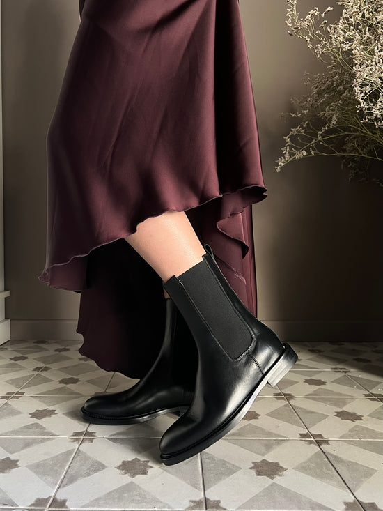 Stivaletto in pelle con elastici laterali