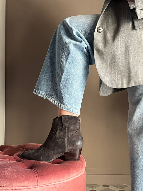 Stivaletto texano Ash in camoscio antracite